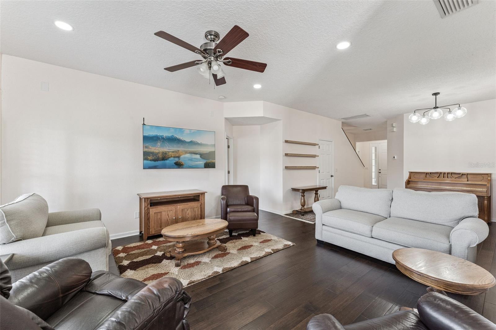 WOODLAND LAKES PRESERVE - Residential