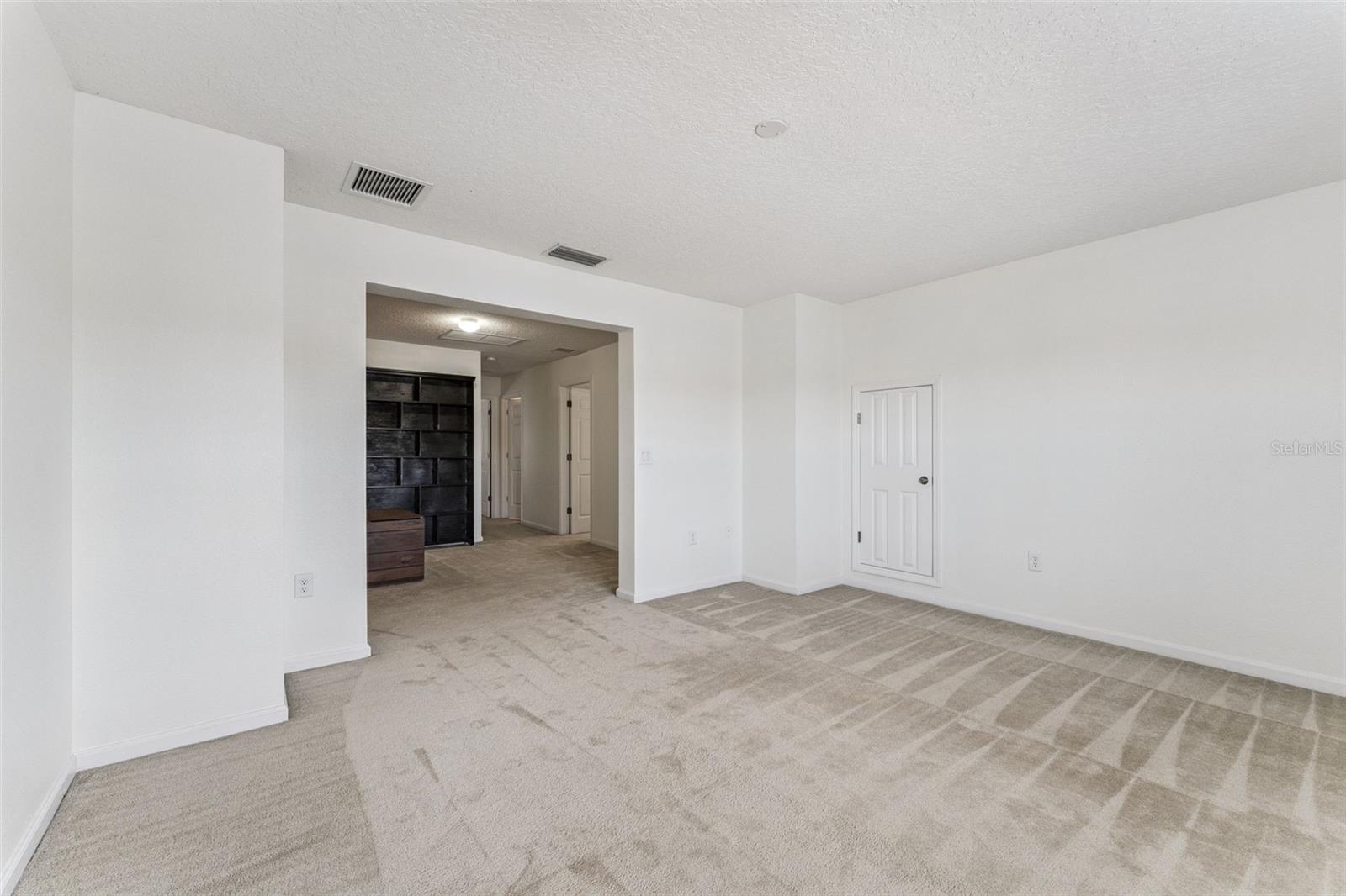 WOODLAND LAKES PRESERVE - Residential