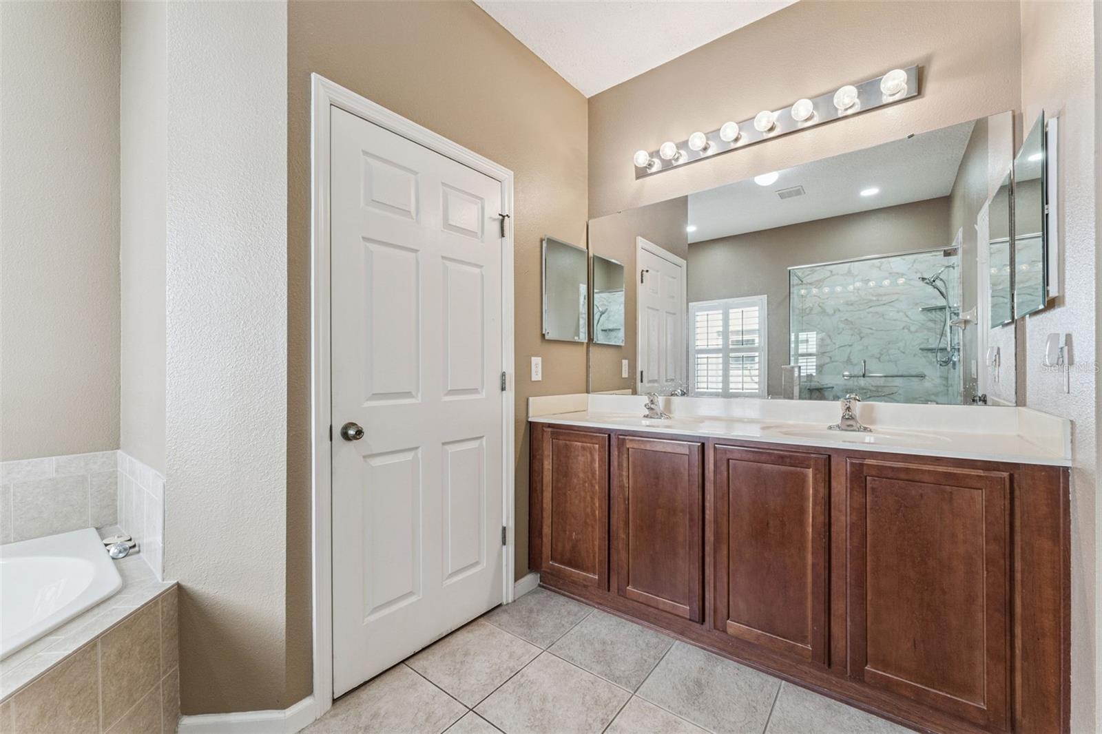 WOODLAND LAKES PRESERVE - Residential