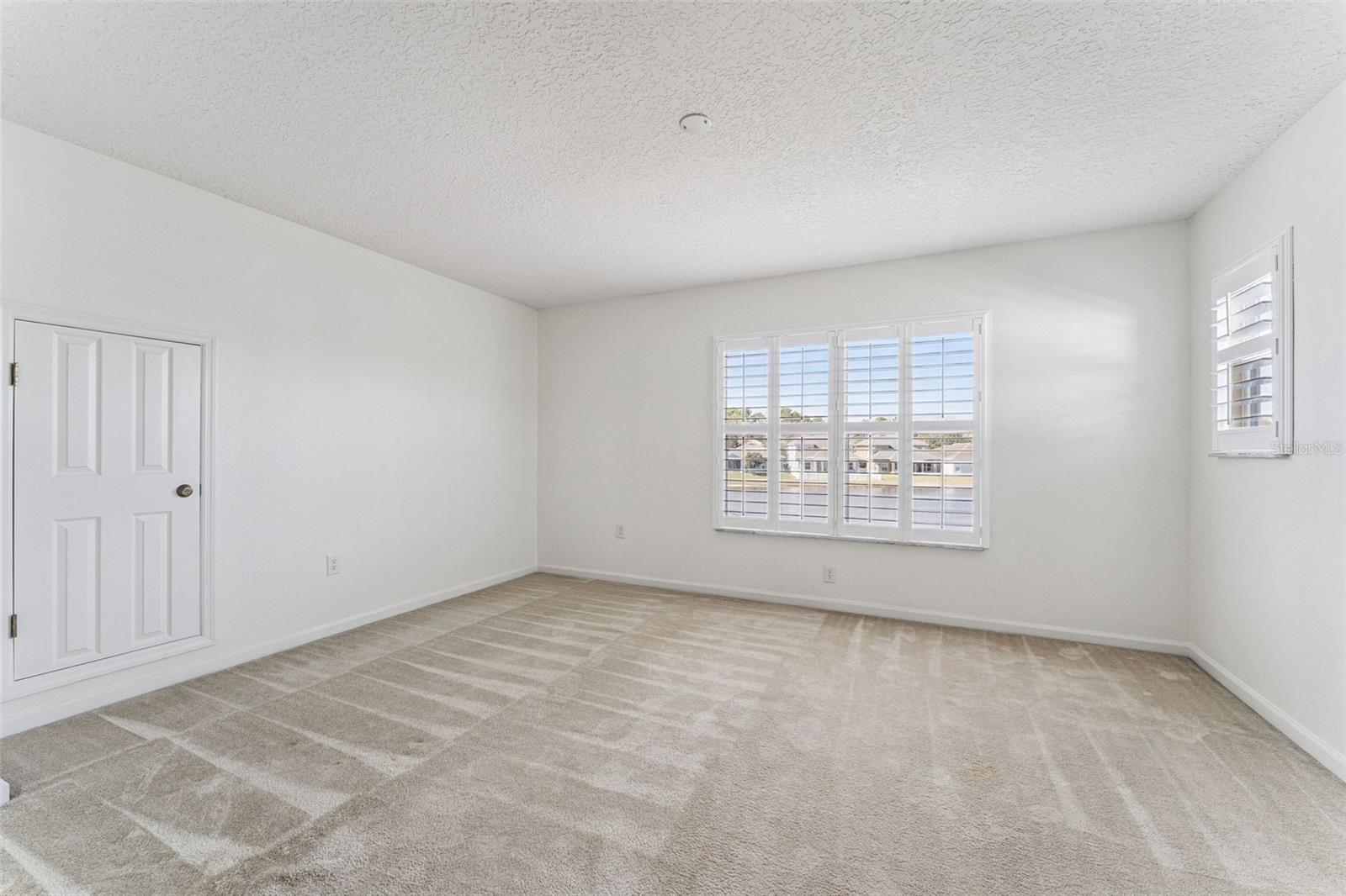 WOODLAND LAKES PRESERVE - Residential