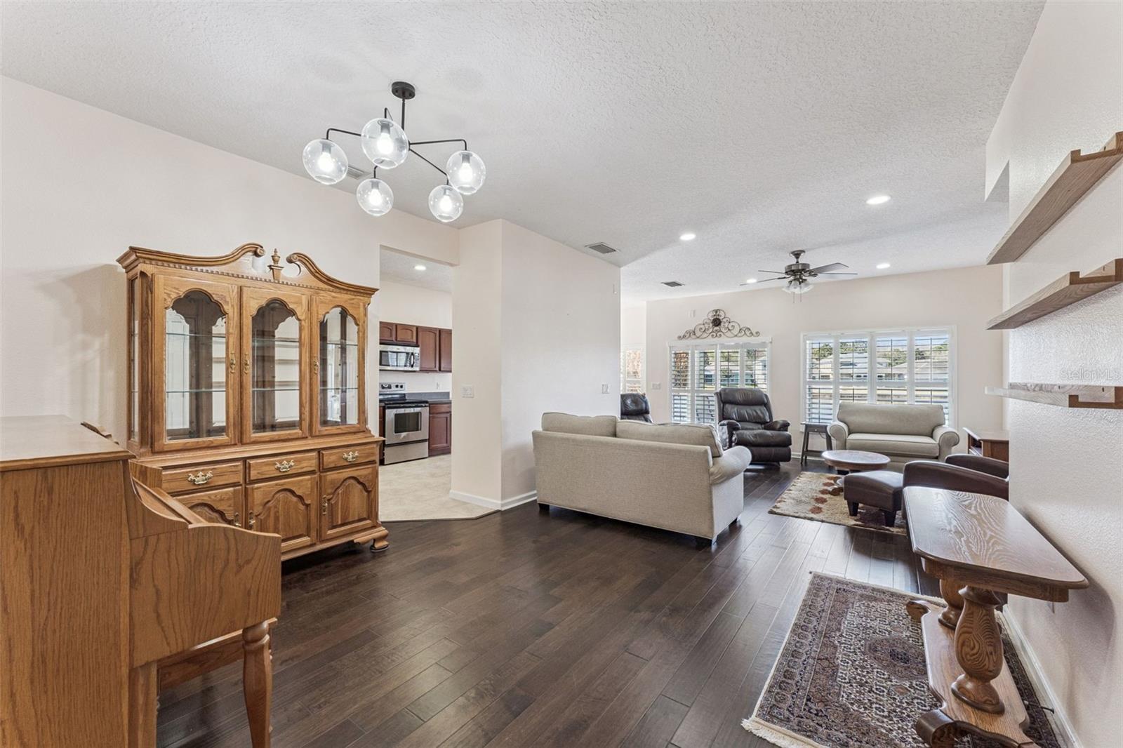 WOODLAND LAKES PRESERVE - Residential