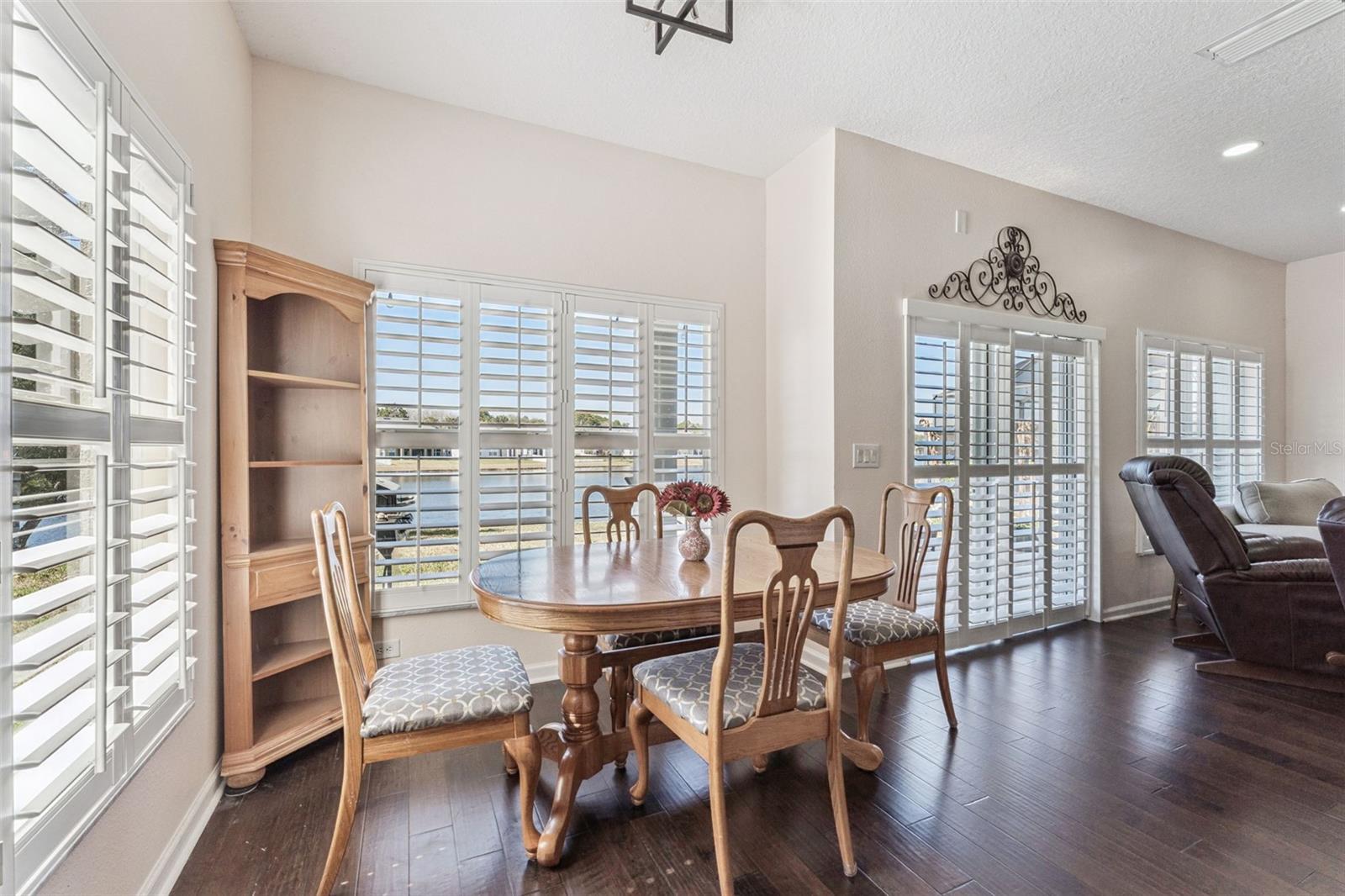 WOODLAND LAKES PRESERVE - Residential