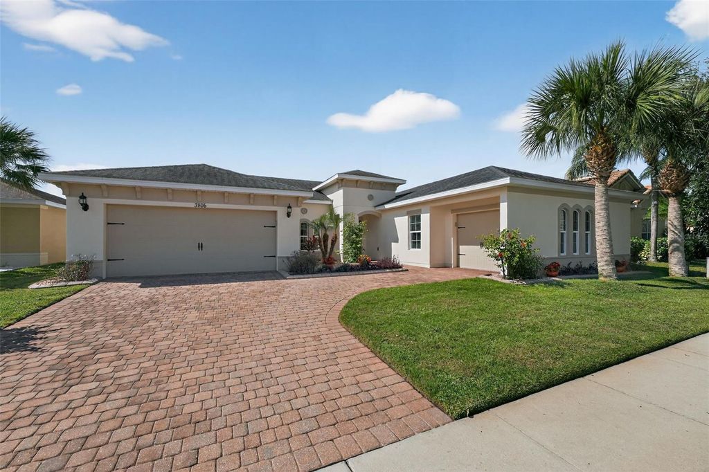 Photo of 3806 Gulf Shore Circle, Kissimmee, FL 34746 (MLS # O6356876)