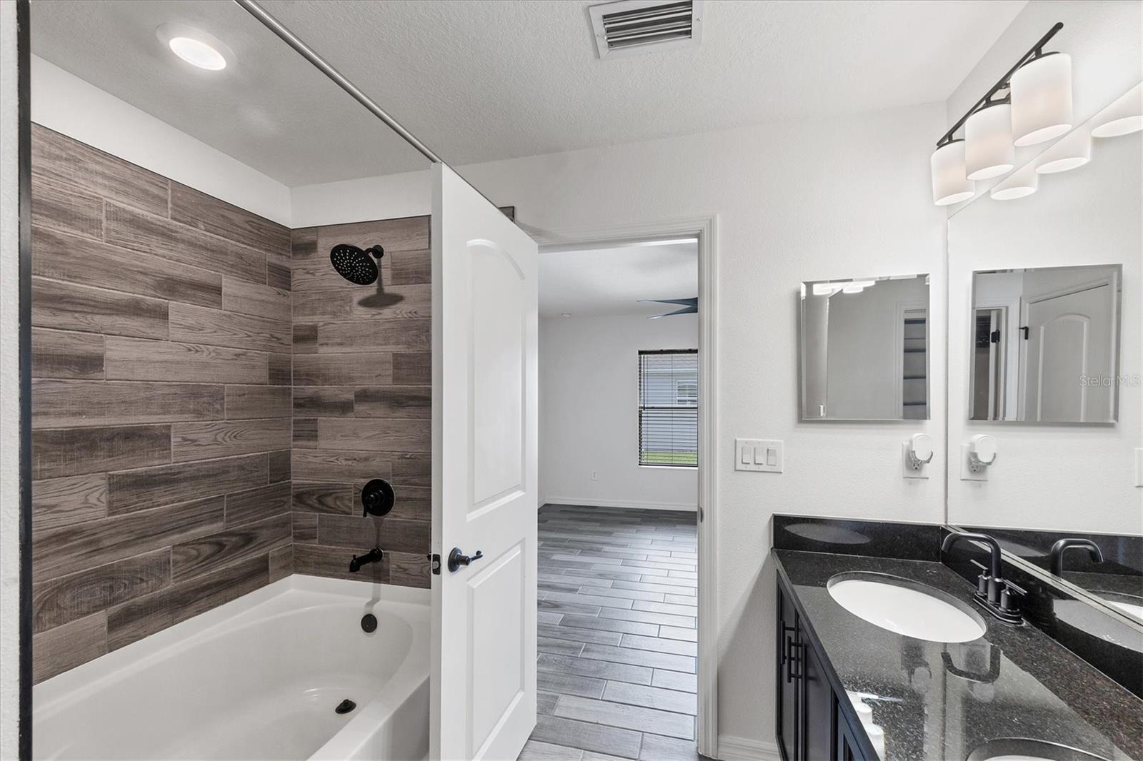 GRADY POINTE - Residential