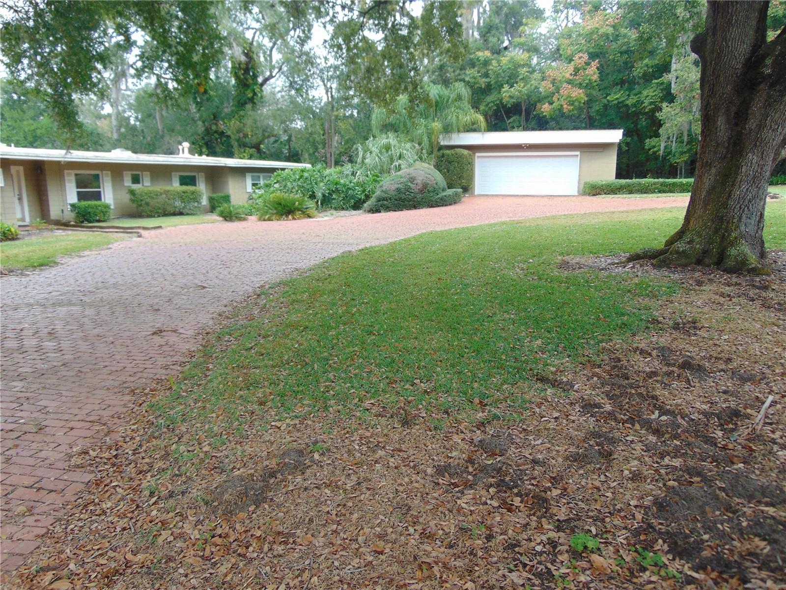 2435 BROADVUE AVENUE