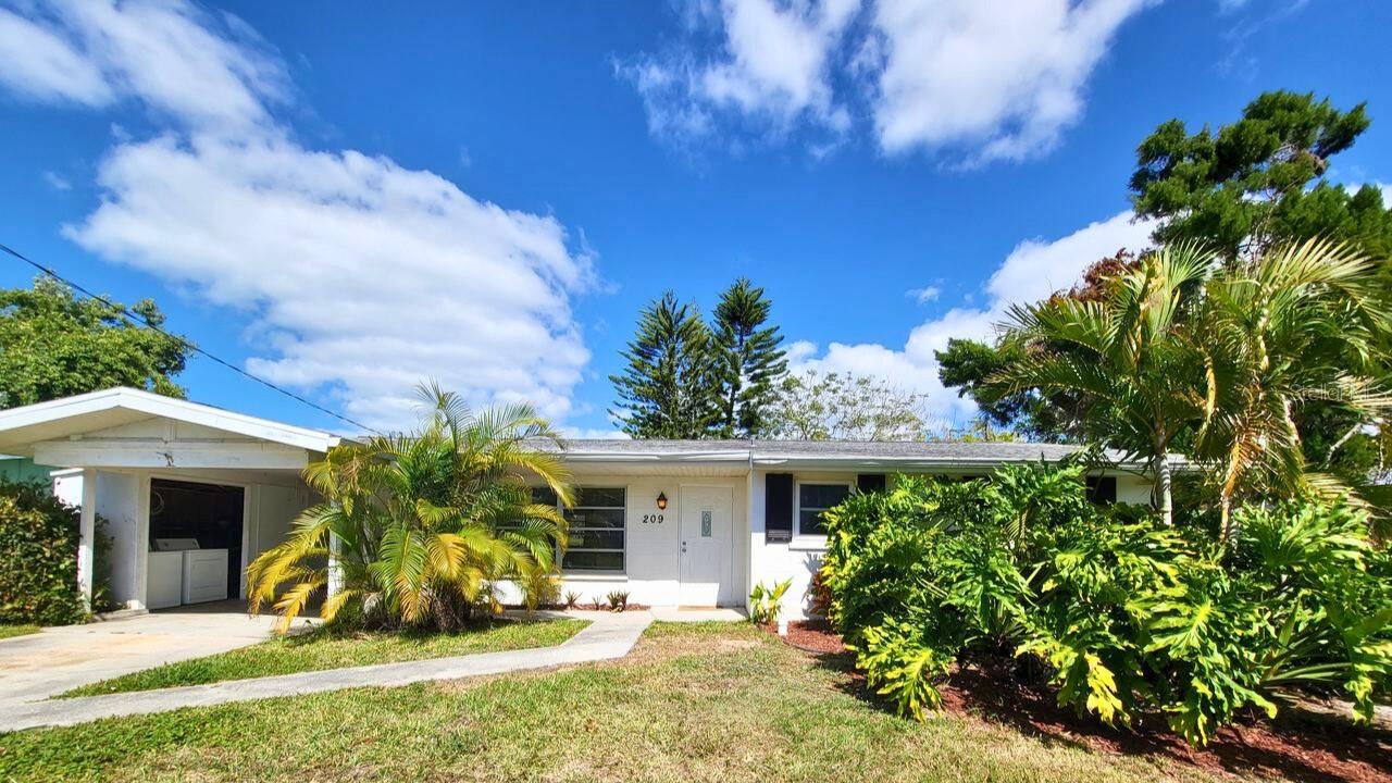 Beautiful lakefront home in Venetian Gardens neighborhood. Home has 3 bedrooms and 2 bathrooms with attractive and easy to care for terrazo floors throughout most of the home. Bonus room in the back has classy wood beam ceilings. The back yard is very relaxing with gorgeous lake views and a nice shed for storage. No HOA or deed restrictions. Roof was replaced in August 2015. Tenants in place are month to month.