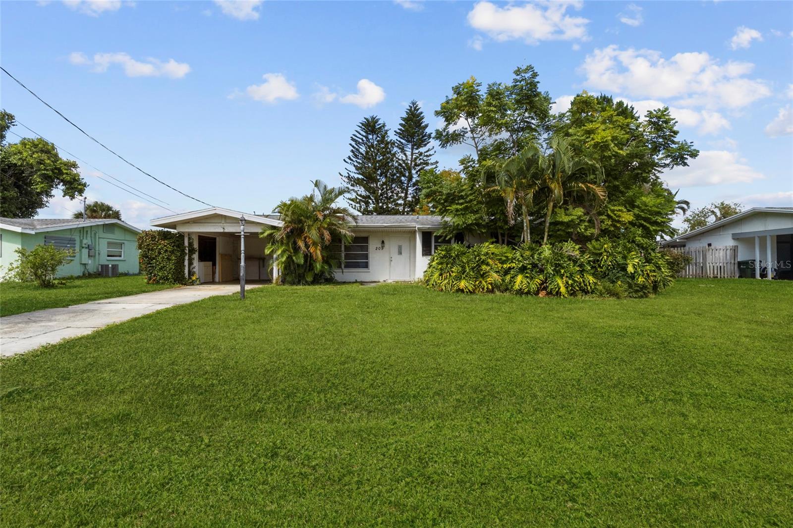 VENETIAN GARDENS - Residential