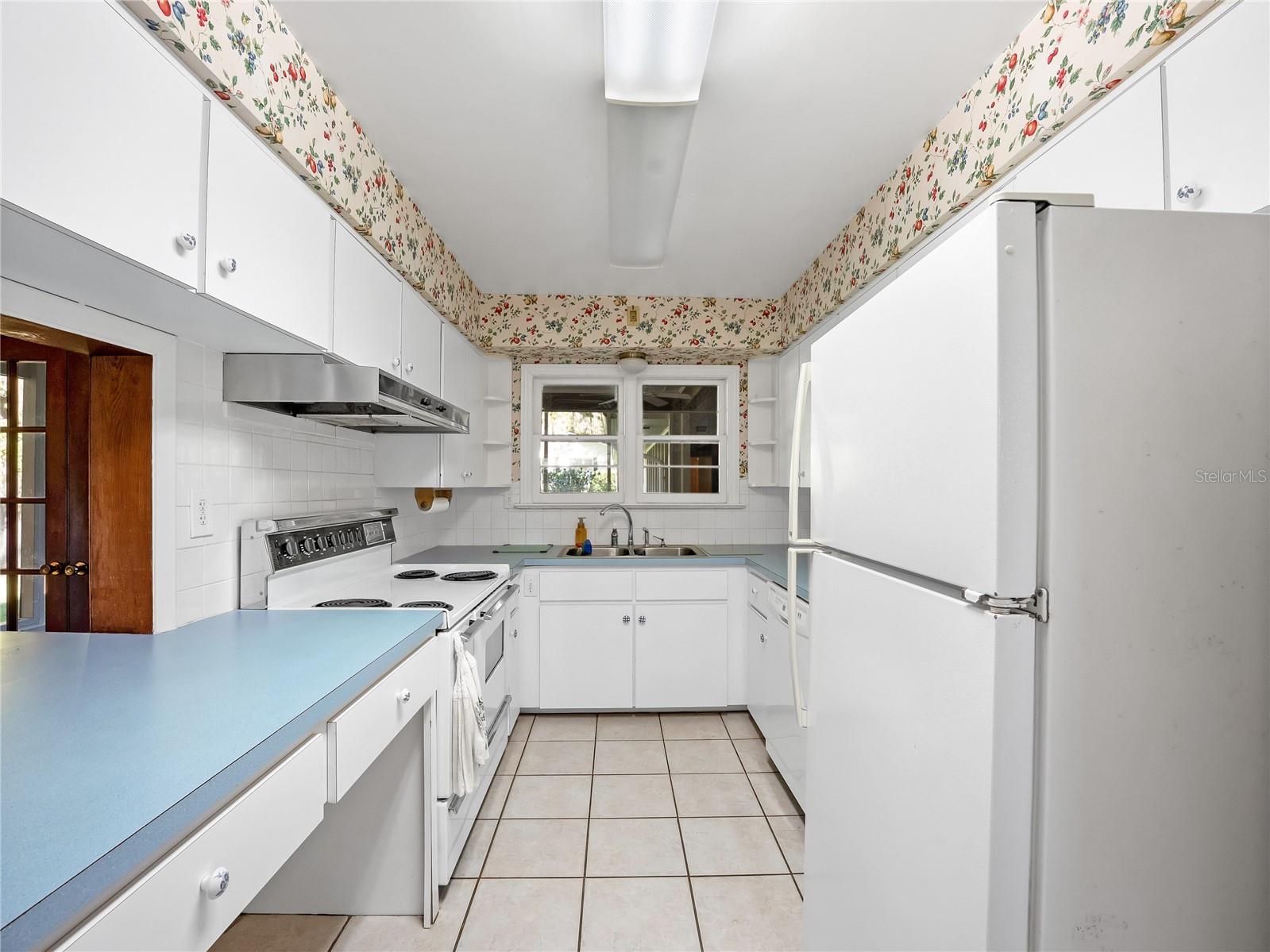 ALVAREZ GRANT - Residential