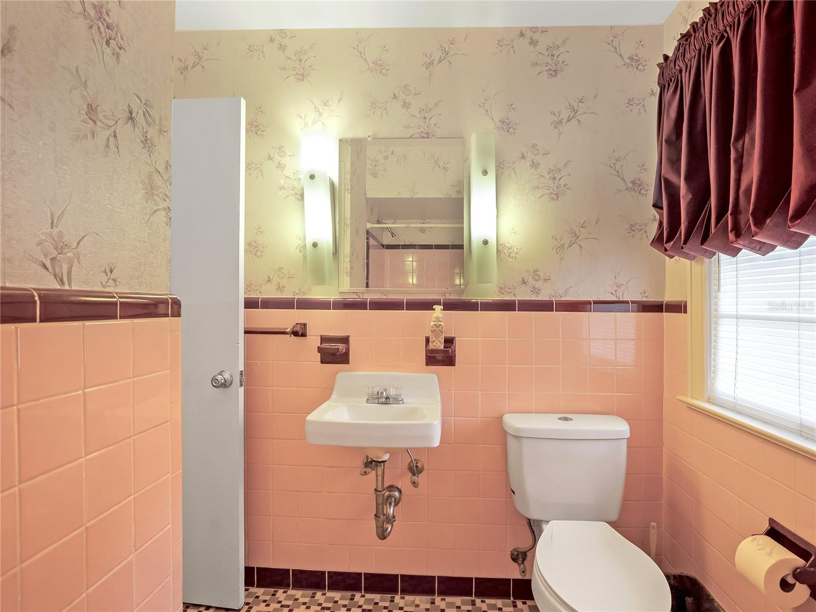 ALVAREZ GRANT - Residential