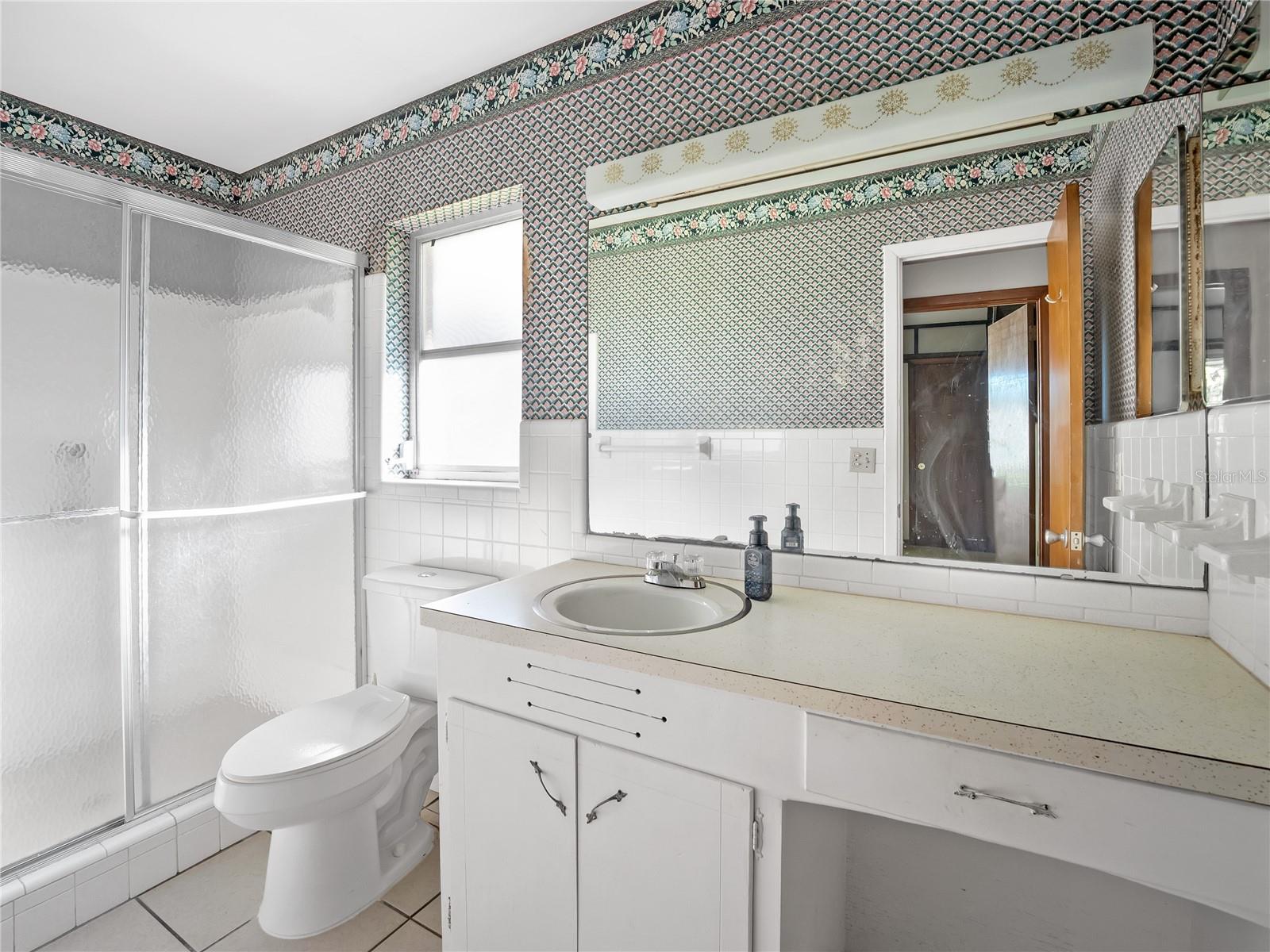 ALVAREZ GRANT - Residential