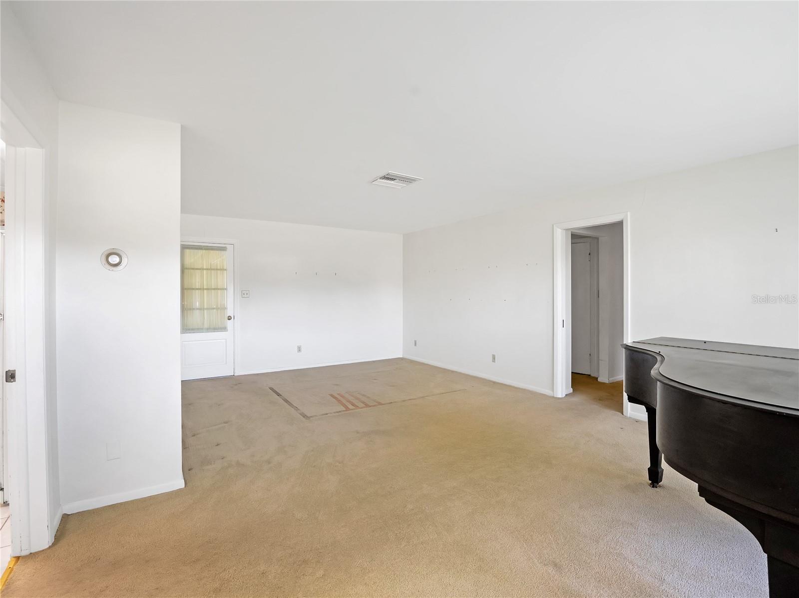 ALVAREZ GRANT - Residential