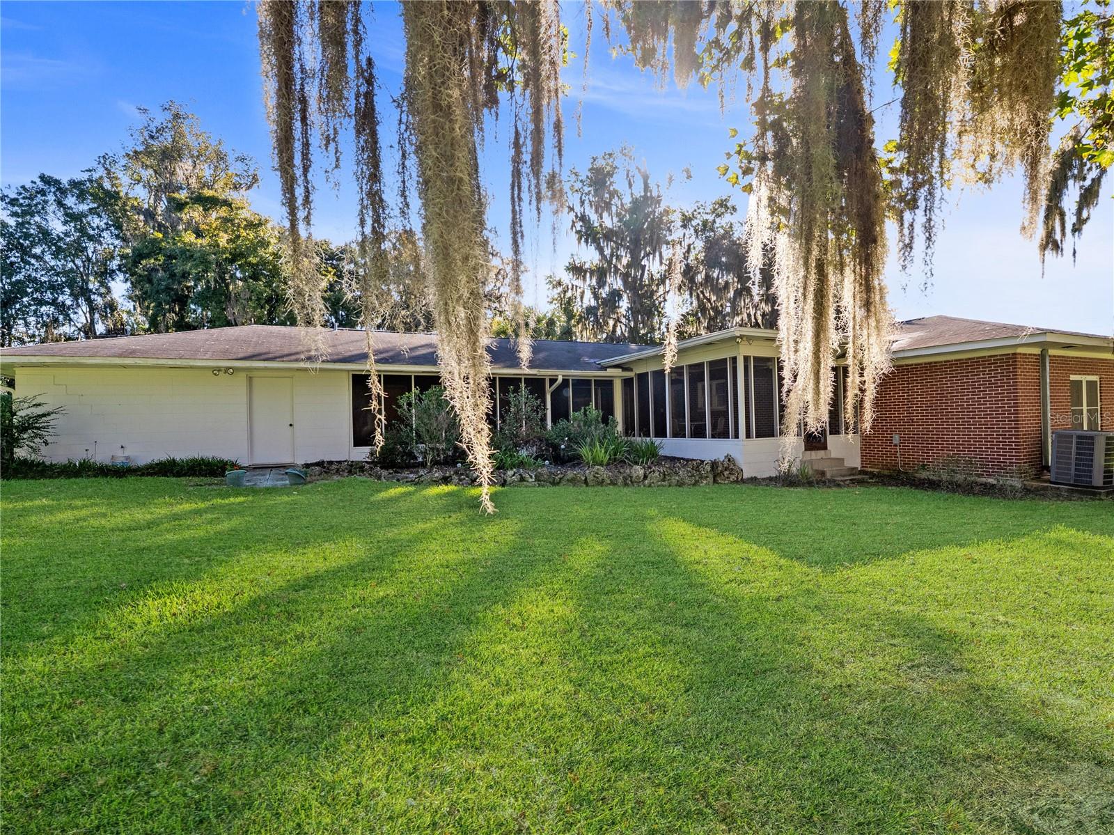 ALVAREZ GRANT - Residential