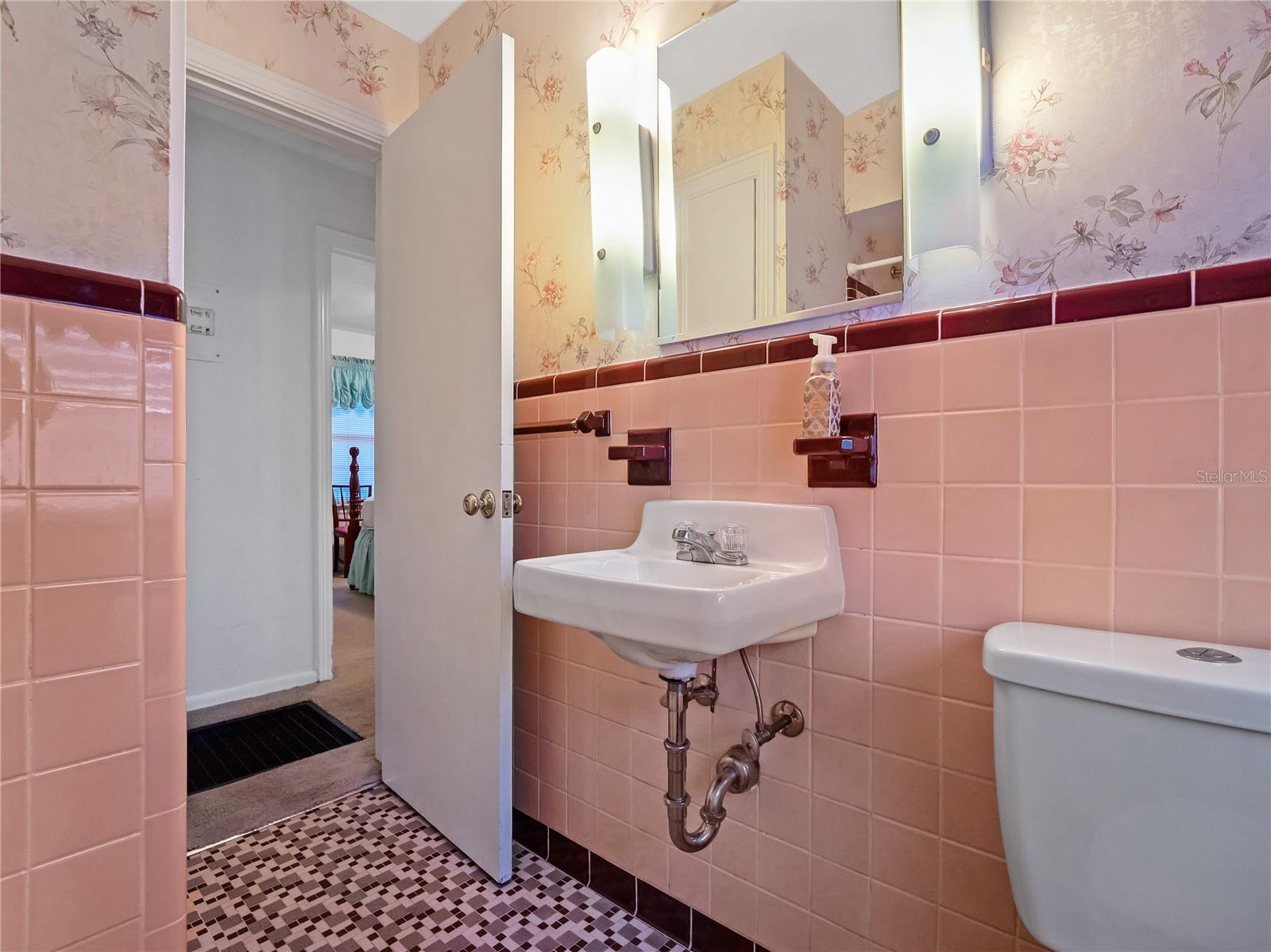 ALVAREZ GRANT - Residential