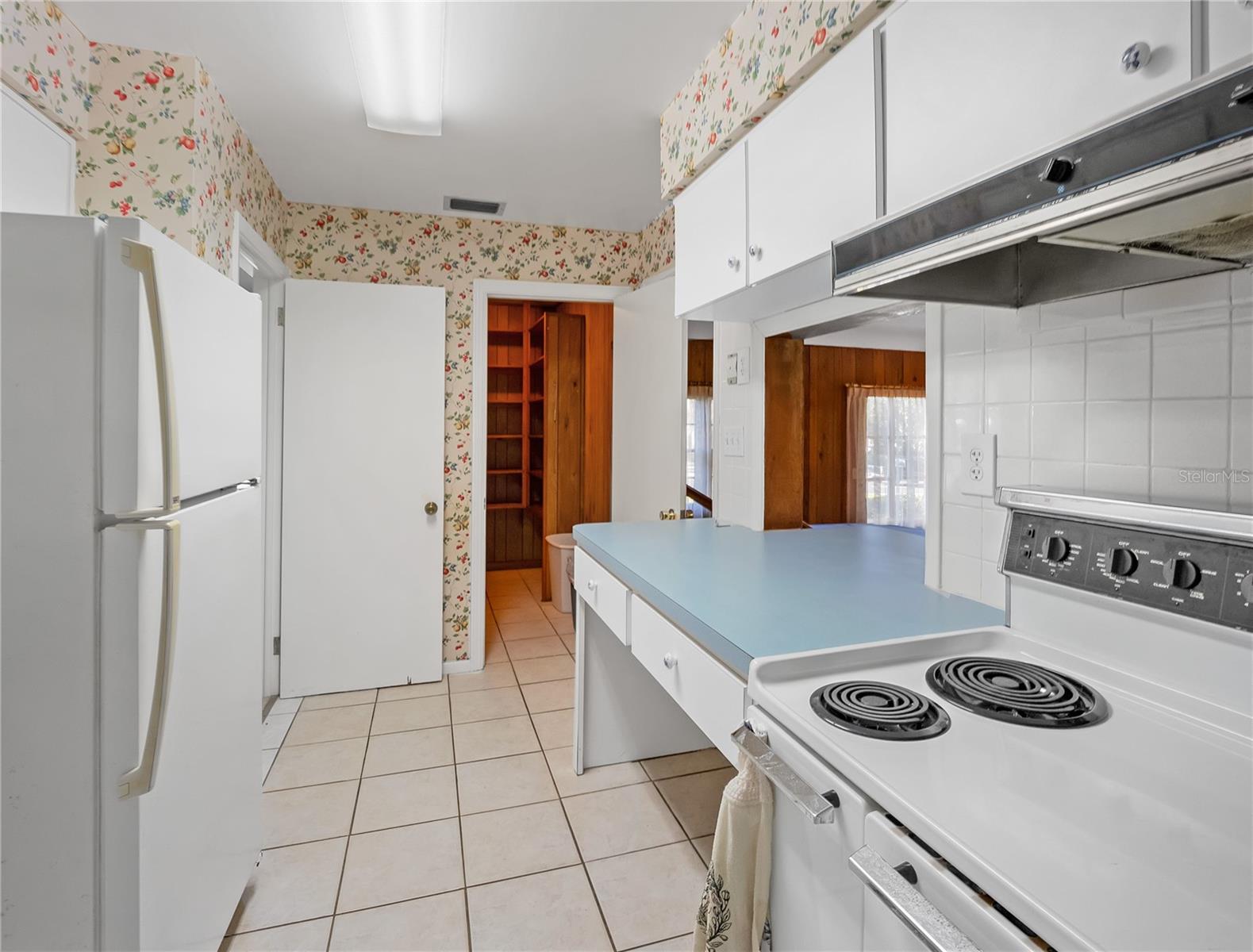 ALVAREZ GRANT - Residential