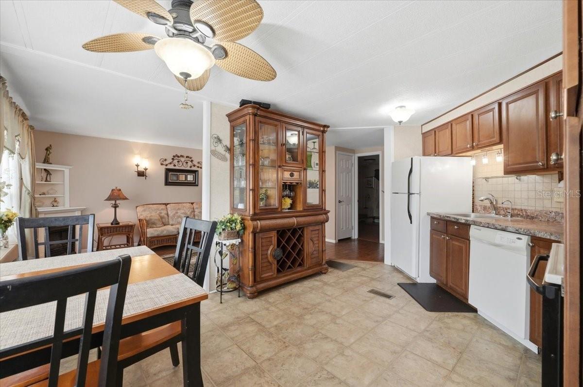 1610 REYNOLDS ROAD 194