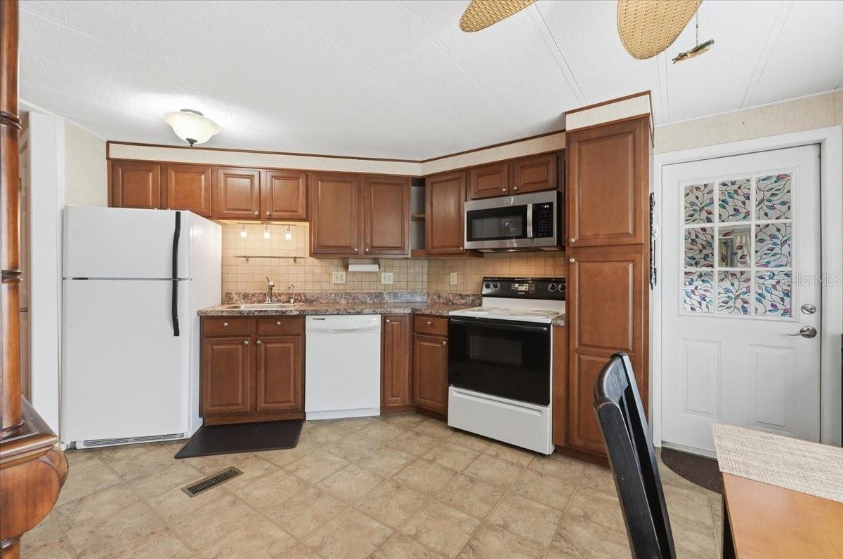 1610 REYNOLDS ROAD 194