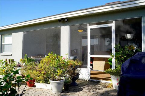 A home in LAKE WALES