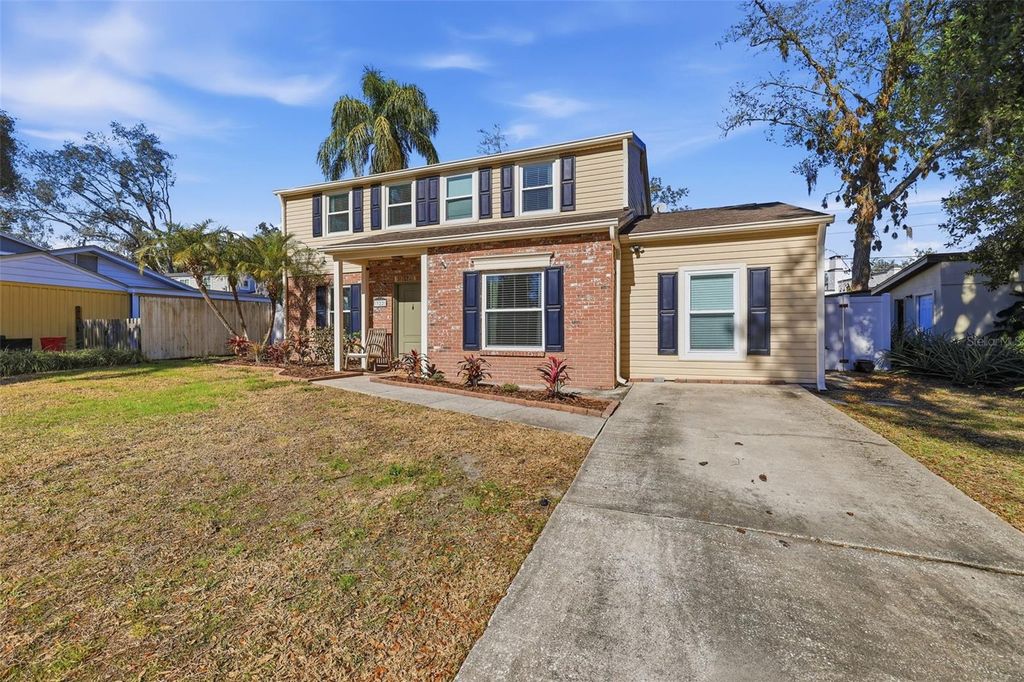 Photo of 322 Fern Cliff Avenue, Temple Terrace, FL 33617 (MLS # TB8472777)