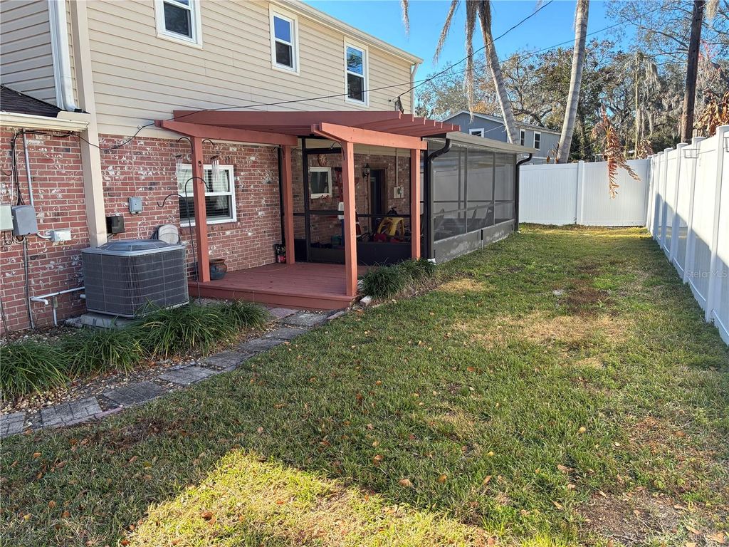 Photo of 322 Fern Cliff Avenue, Temple Terrace, FL 33617 (MLS # TB8472777)