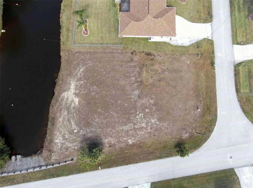 Photo of 41 Bunker Place, Rotonda West, FL 33947 (MLS # A4624944)