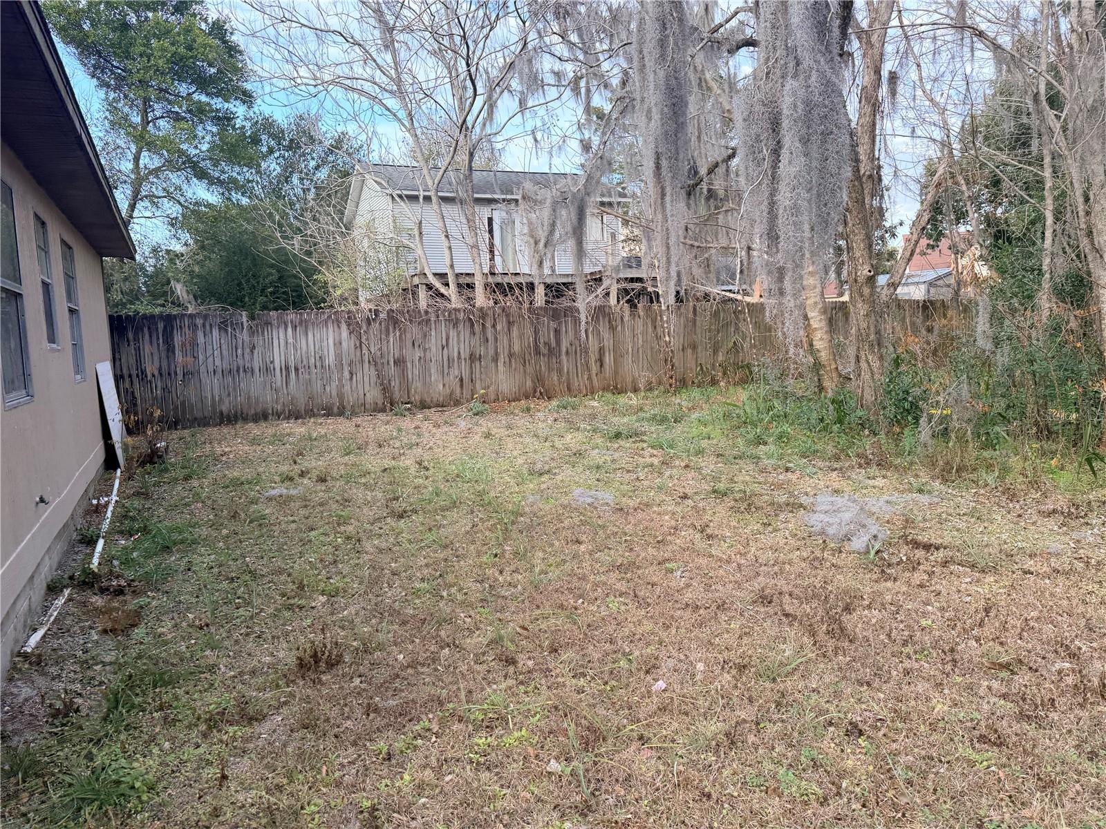 TOWN/DUNNELLON - Residential