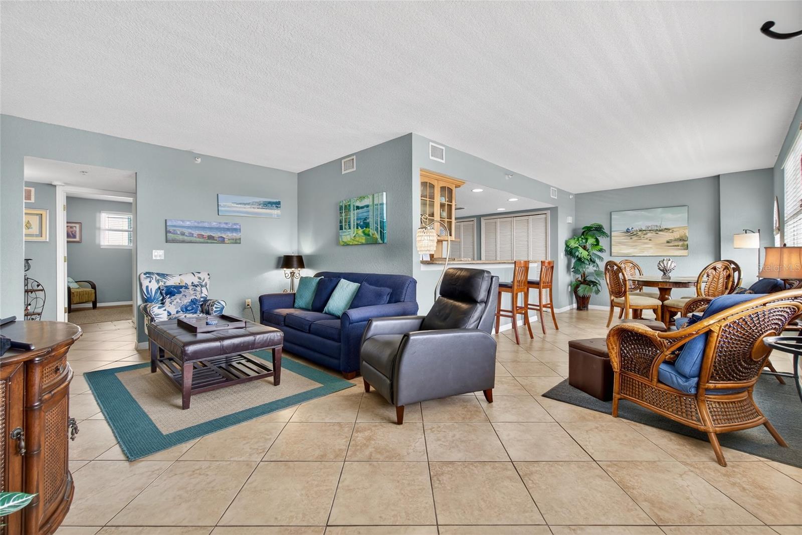 445 HAMDEN DRIVE 405