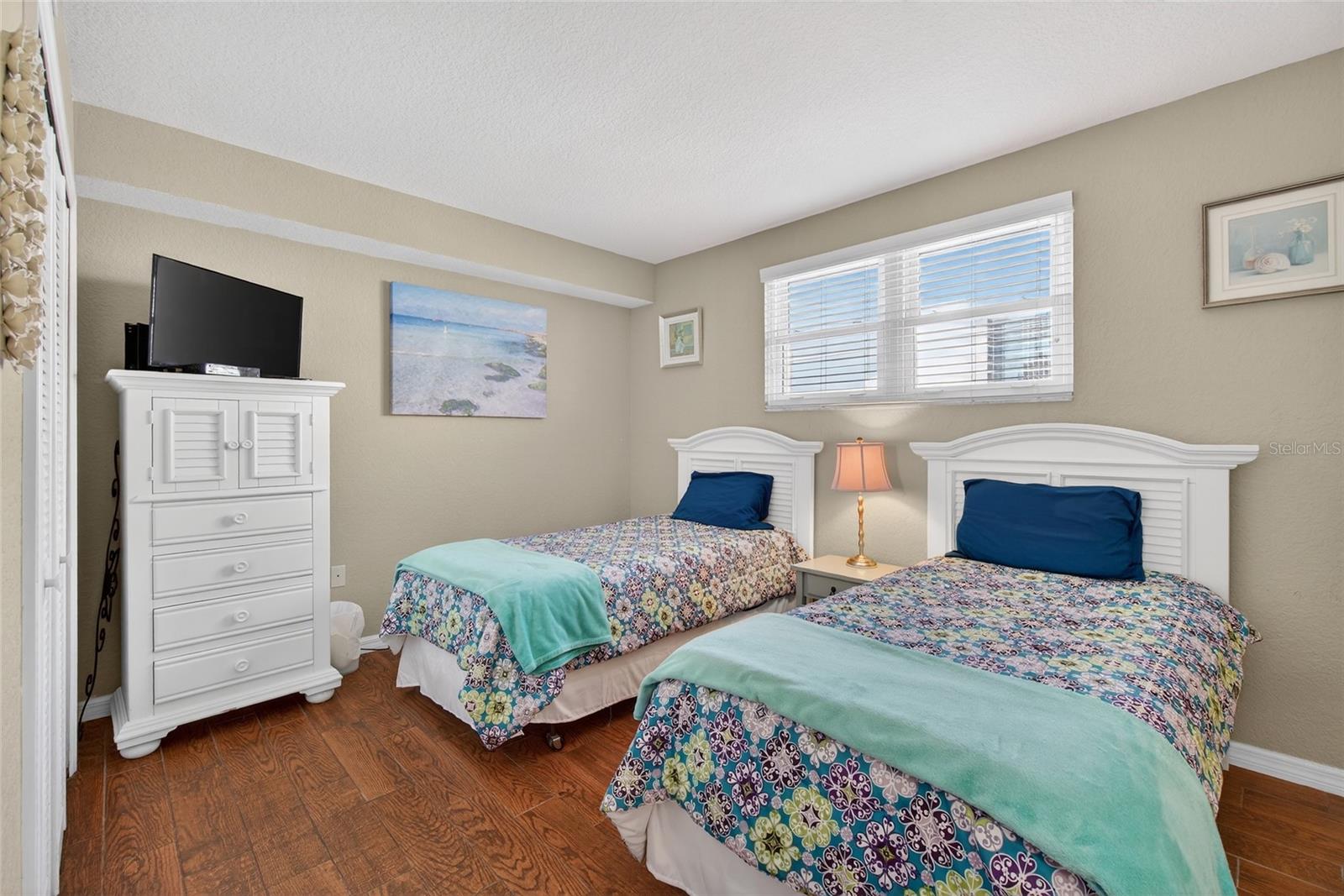 DOCKSIDE CONDO - Residential