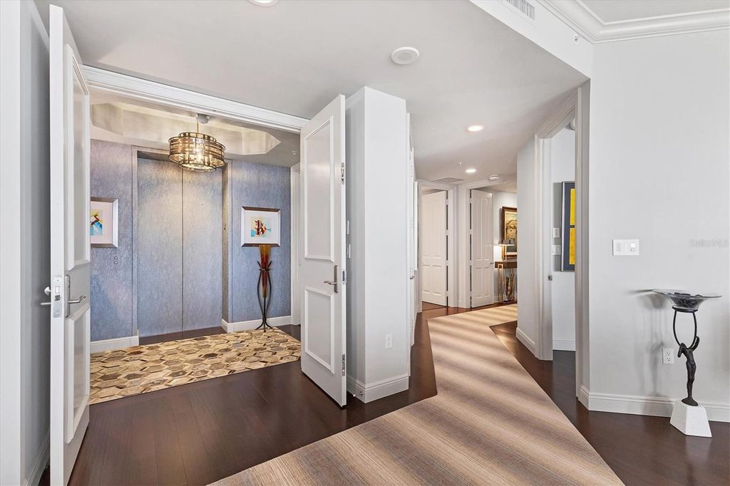 Photo of 35 Watergate Drive #1203, Sarasota, FL 34236 (MLS # A4683828)