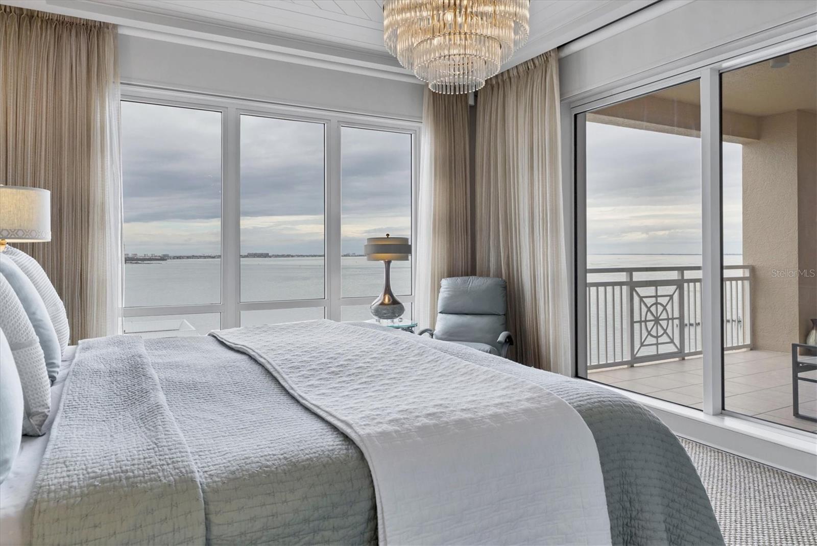 THE TOWER RESIDENCES - Residential