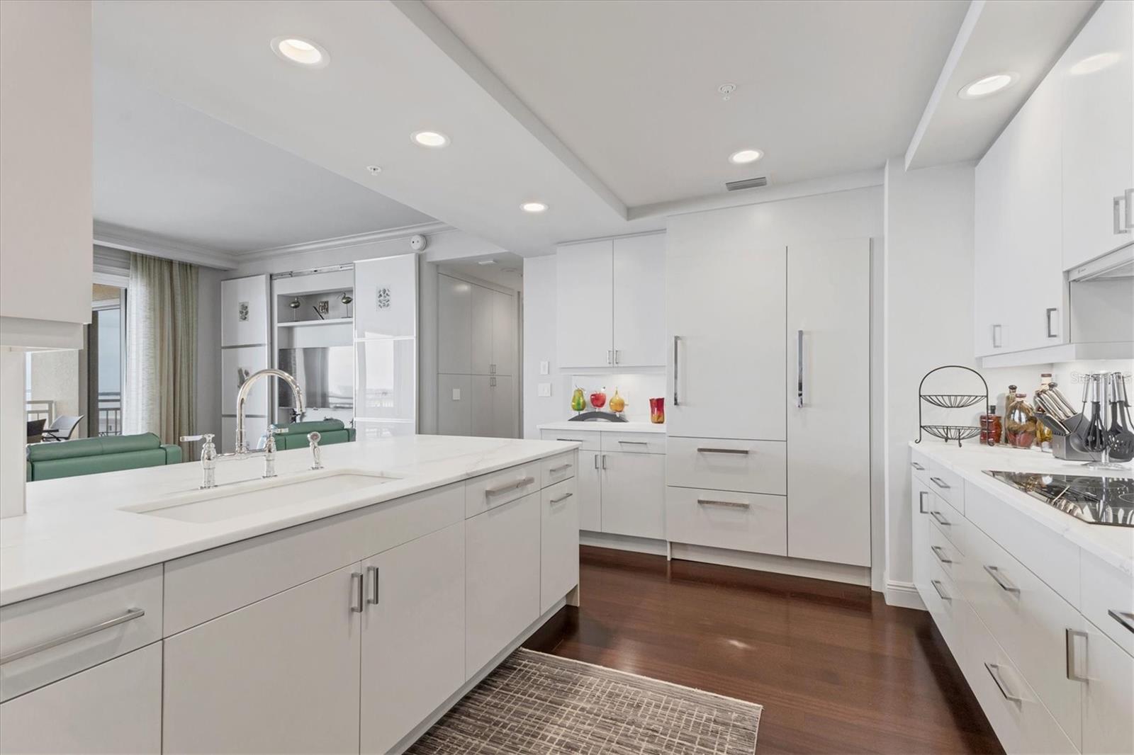 THE TOWER RESIDENCES - Residential