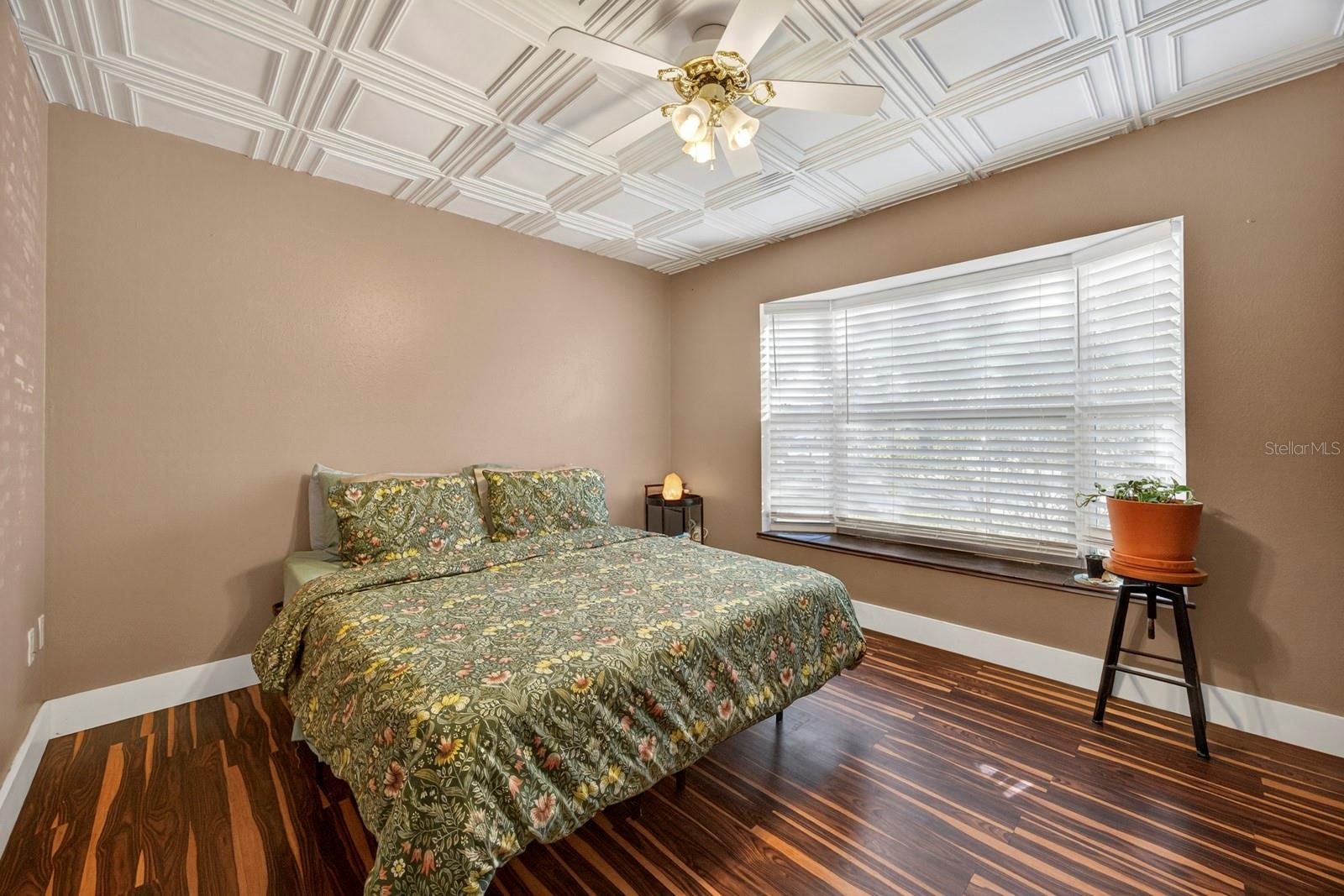 LINWOOD SQUARE TWNHMS - Residential