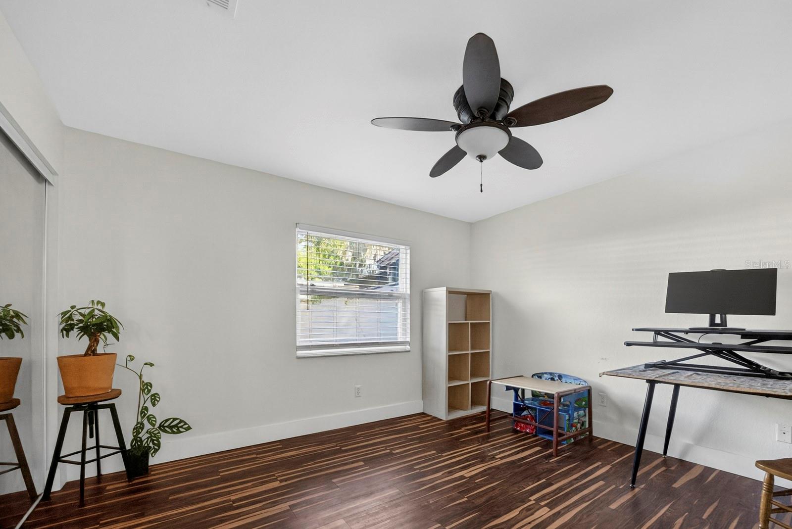 LINWOOD SQUARE TWNHMS - Residential