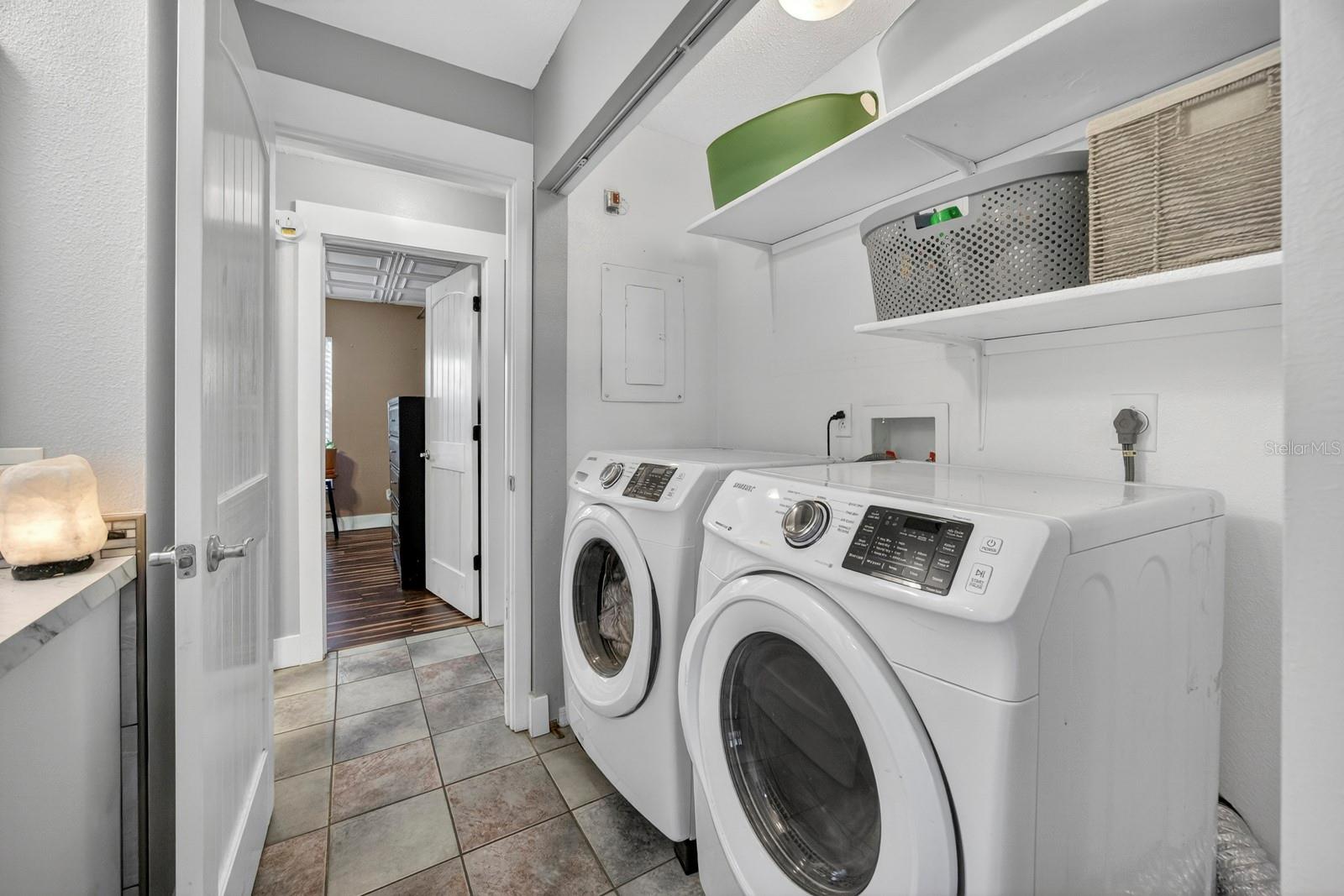 LINWOOD SQUARE TWNHMS - Residential