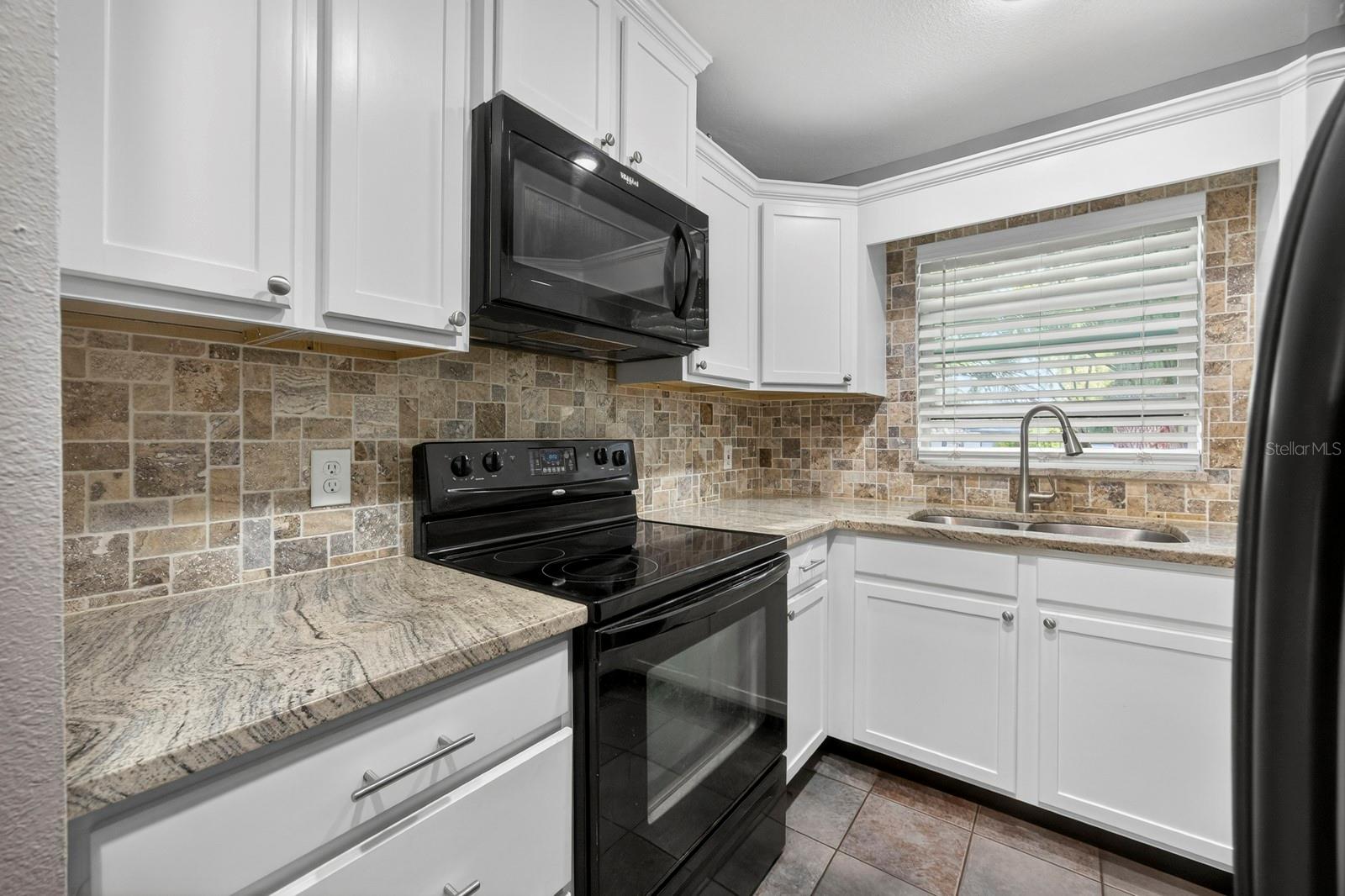 LINWOOD SQUARE TWNHMS - Residential