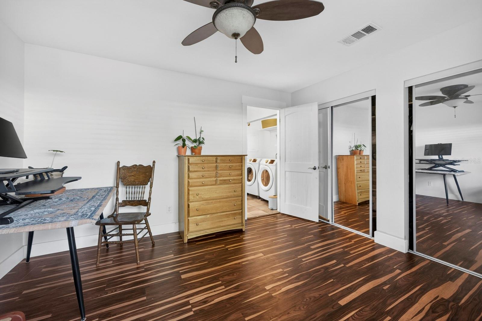 LINWOOD SQUARE TWNHMS - Residential