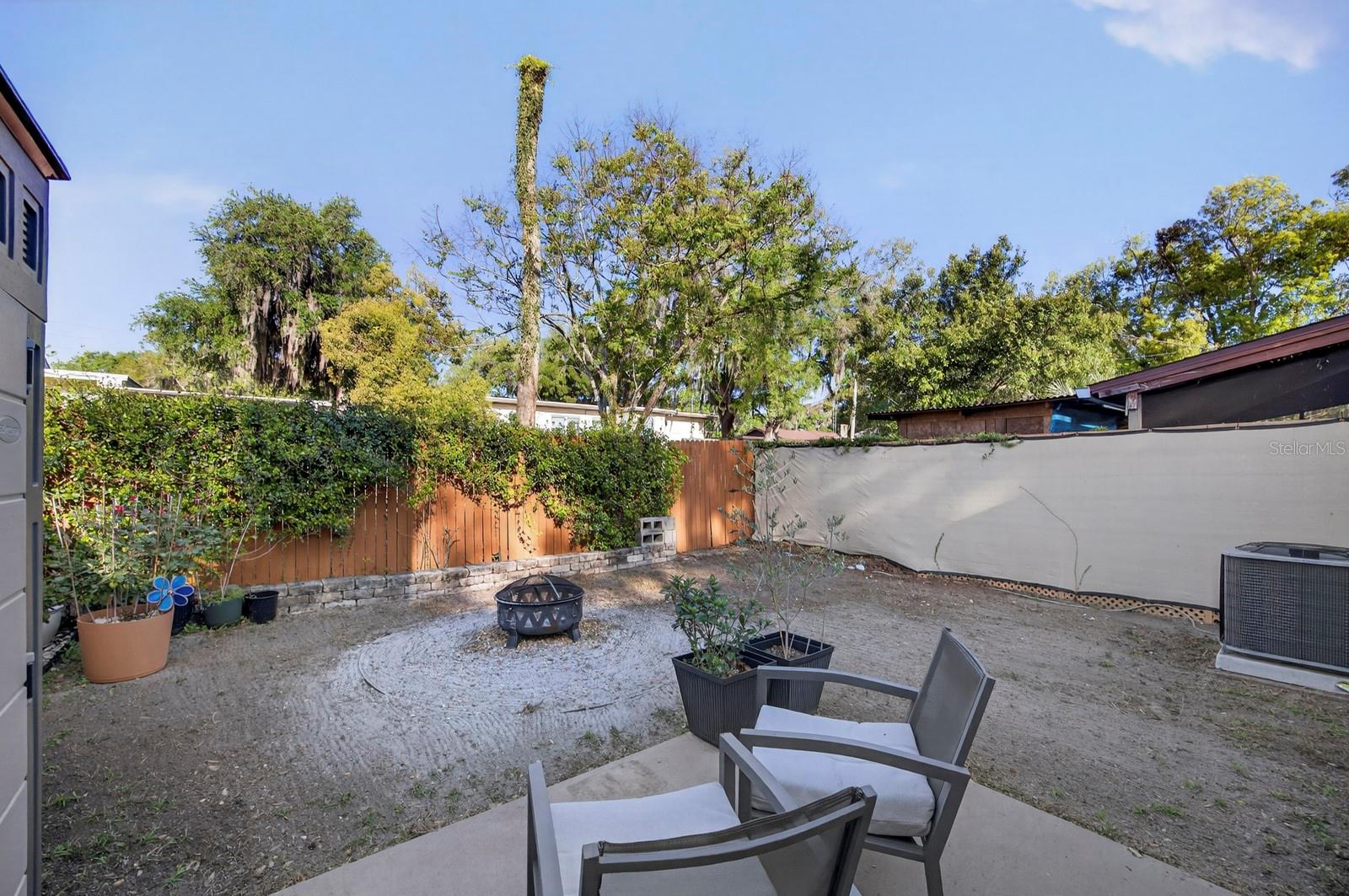 LINWOOD SQUARE TWNHMS - Residential