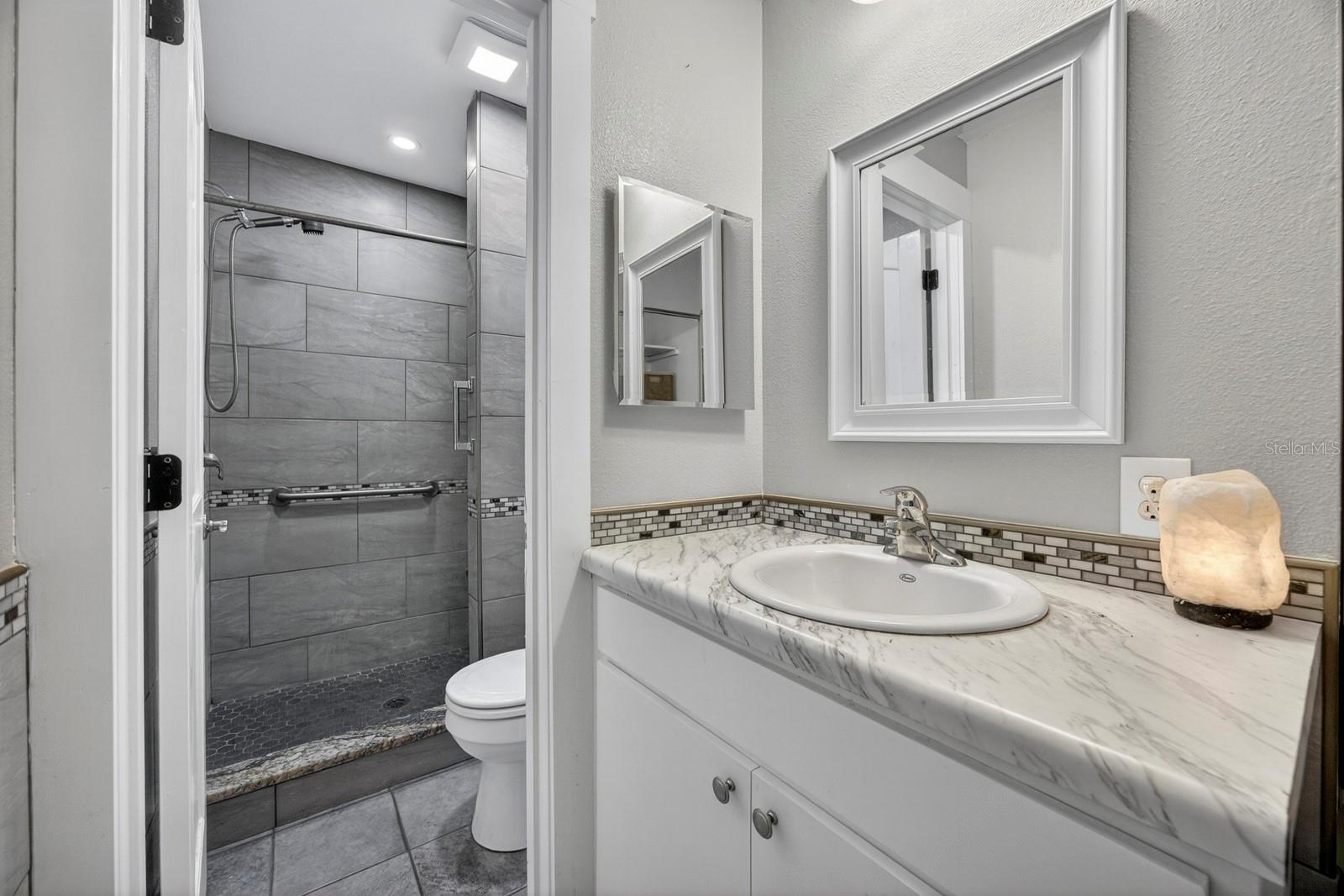 LINWOOD SQUARE TWNHMS - Residential