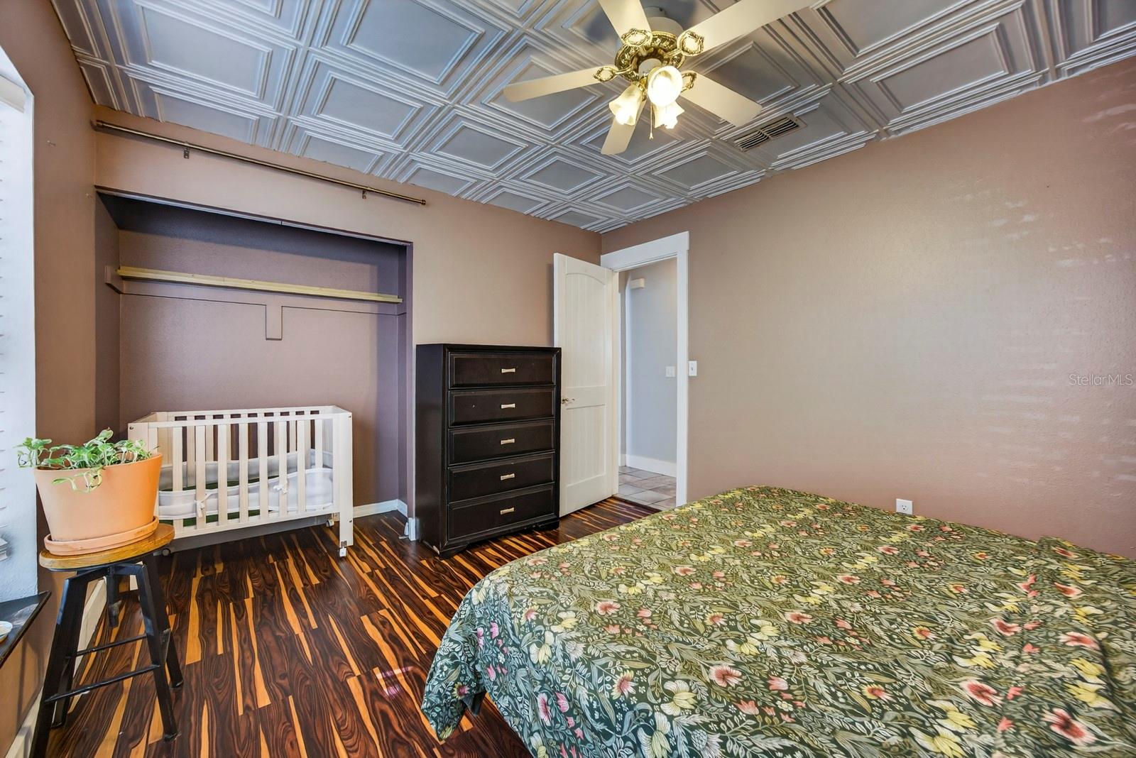 LINWOOD SQUARE TWNHMS - Residential