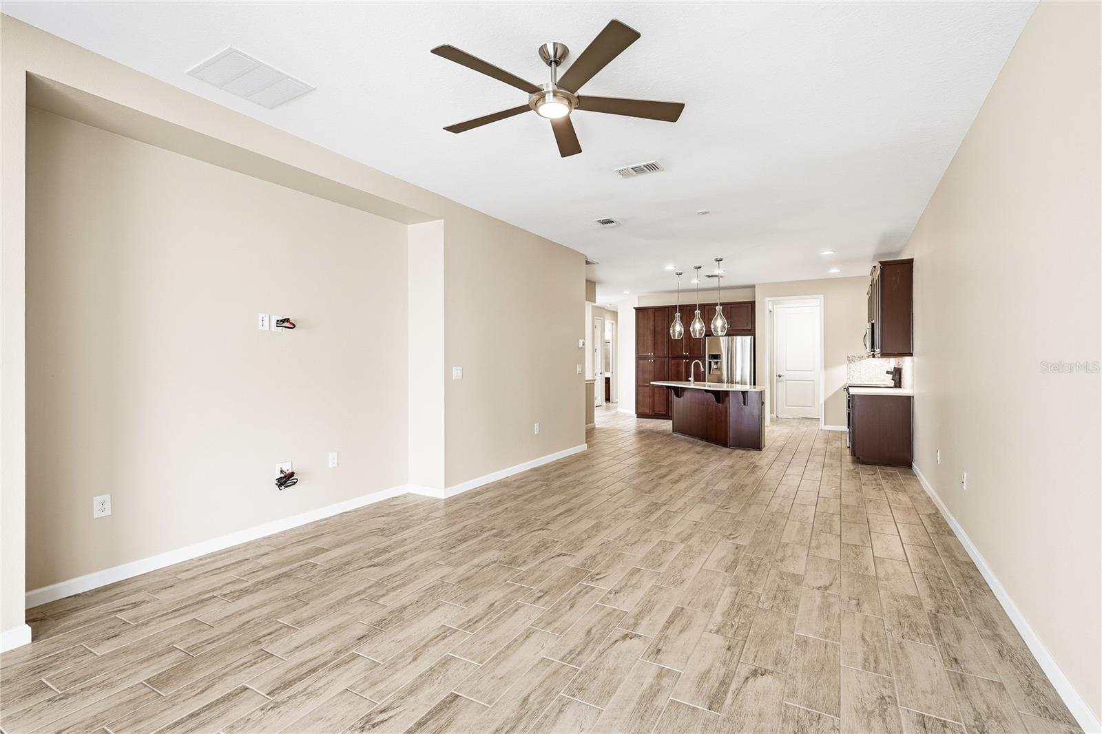 ENCLAVE/FRST LAKES - Residential