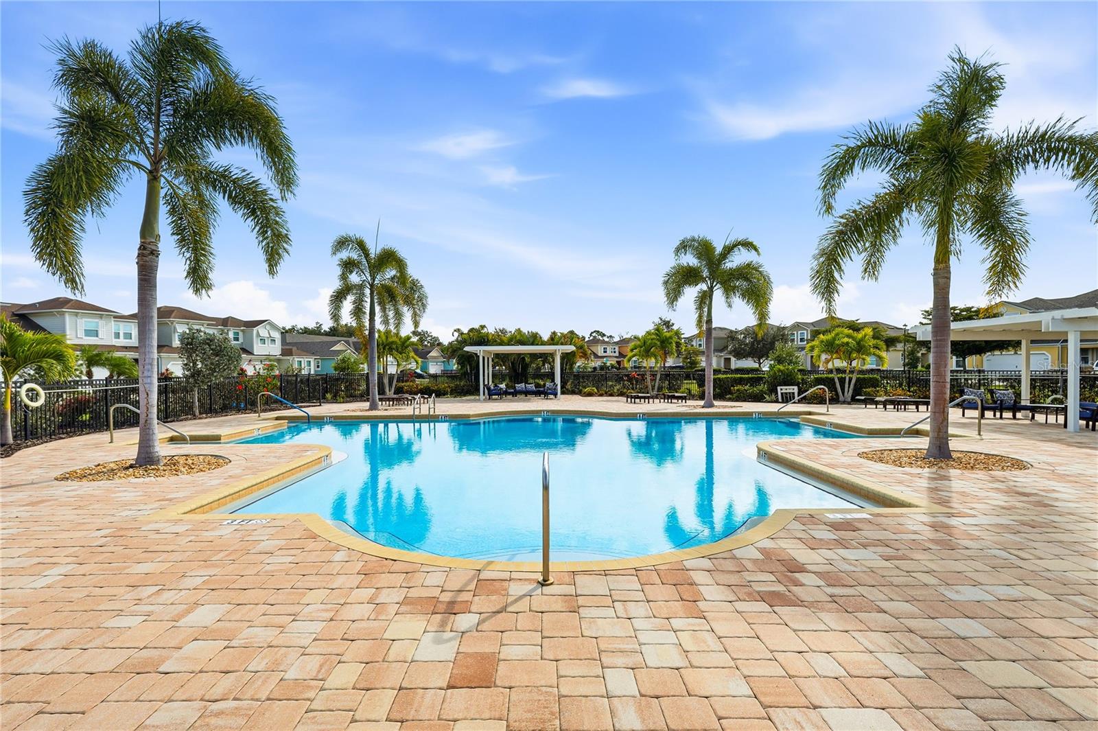 ENCLAVE/FRST LAKES - Residential