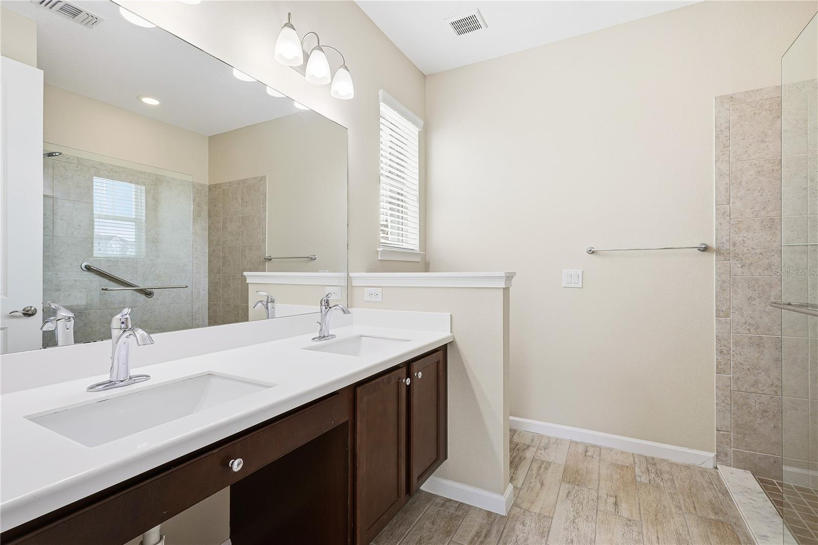 ENCLAVE/FRST LAKES - Residential