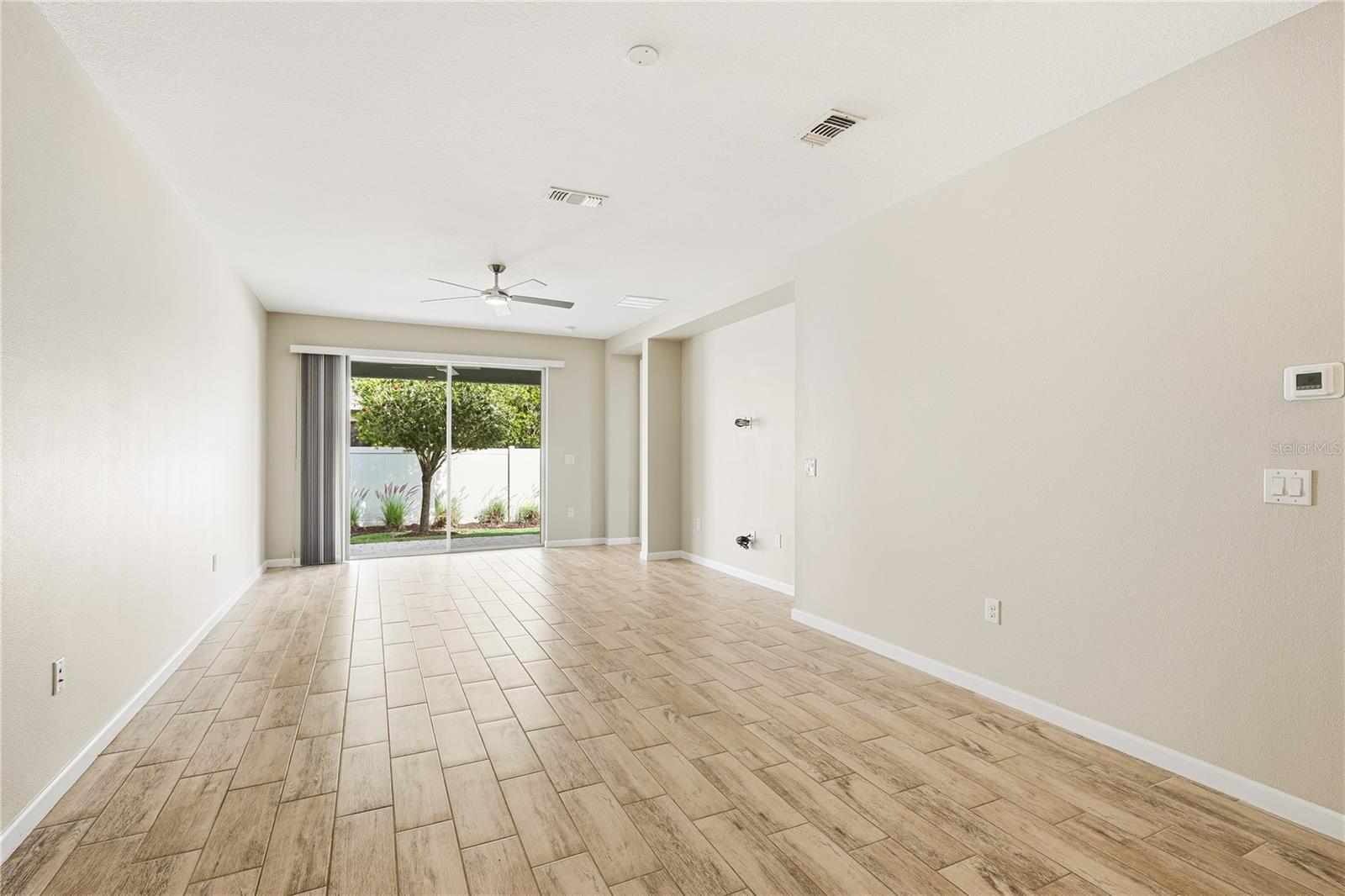 ENCLAVE/FRST LAKES - Residential