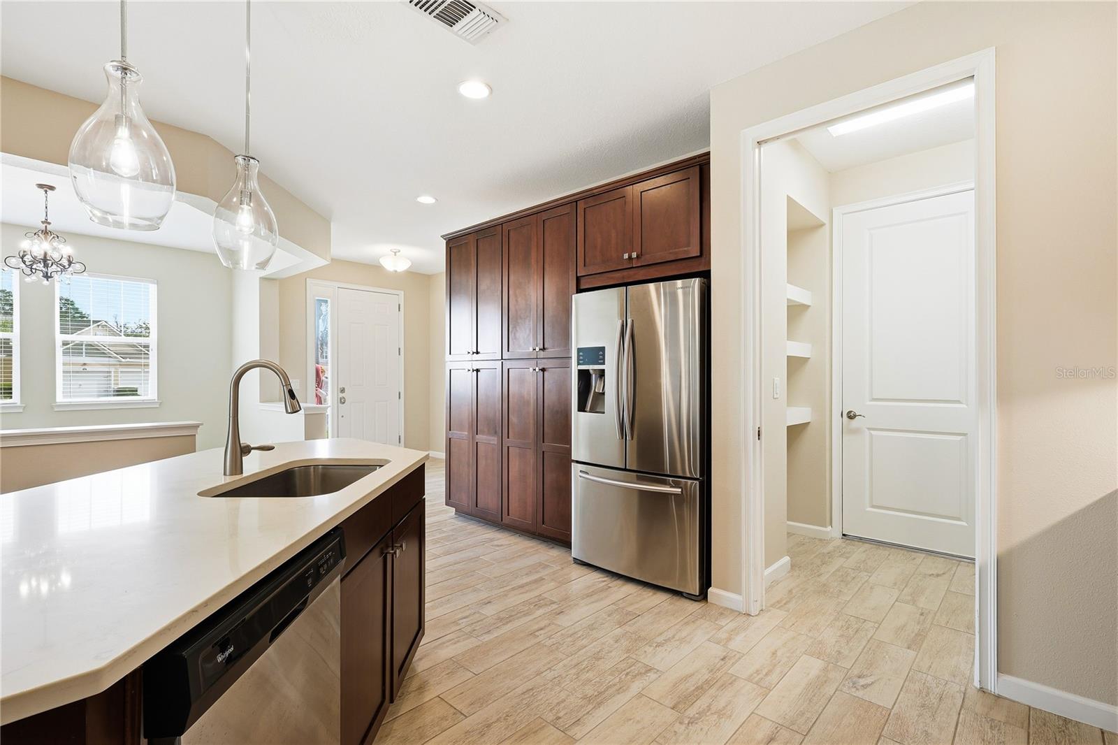 ENCLAVE/FRST LAKES - Residential