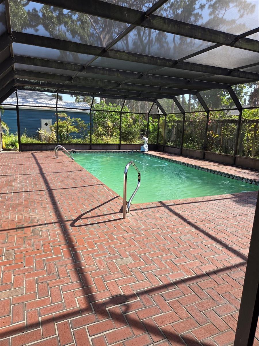 SOUTH VENICE - Residential