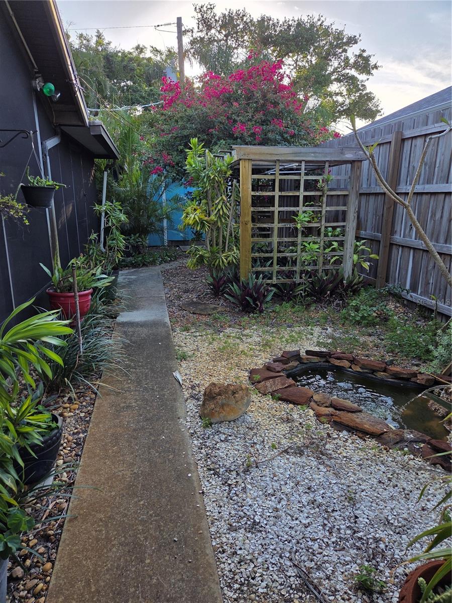 SOUTH VENICE - Residential