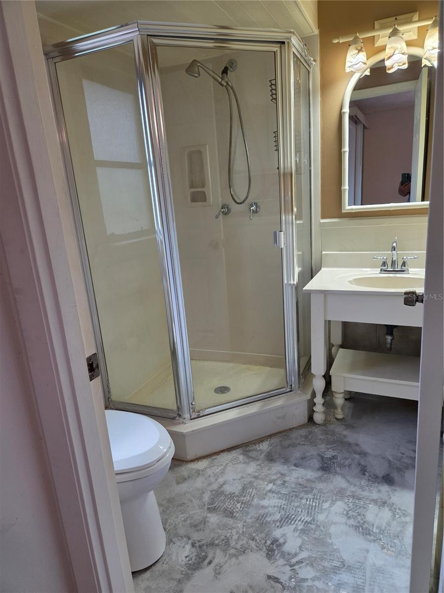 SOUTH VENICE - Residential