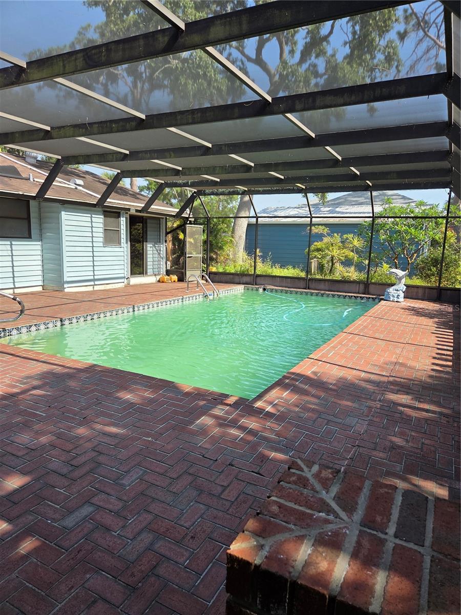 SOUTH VENICE - Residential