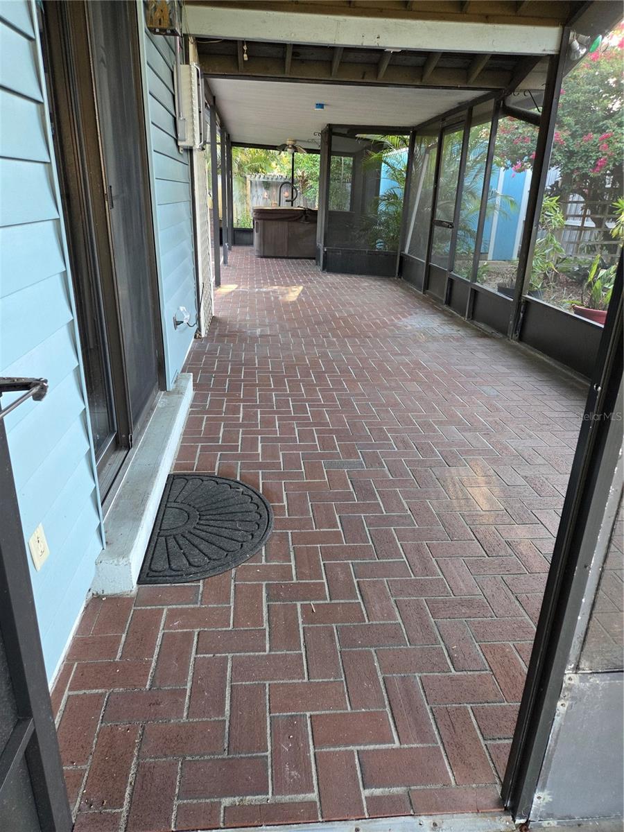 SOUTH VENICE - Residential