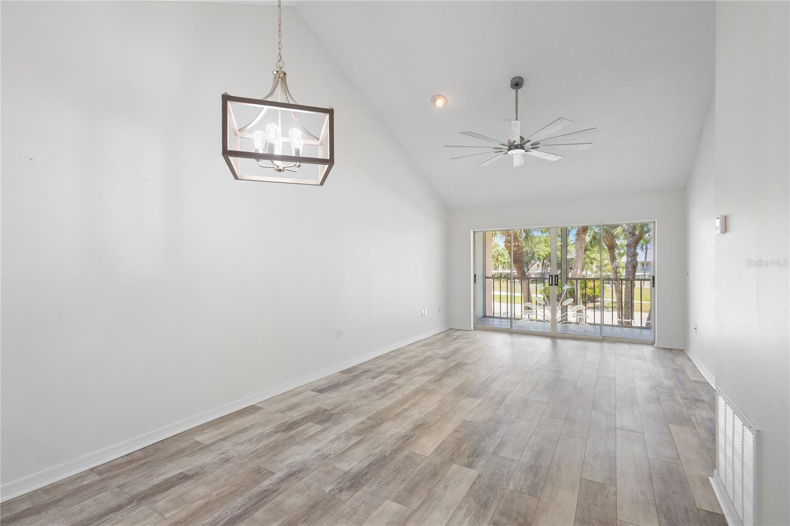 FARMINGTON VISTAS - Residential
