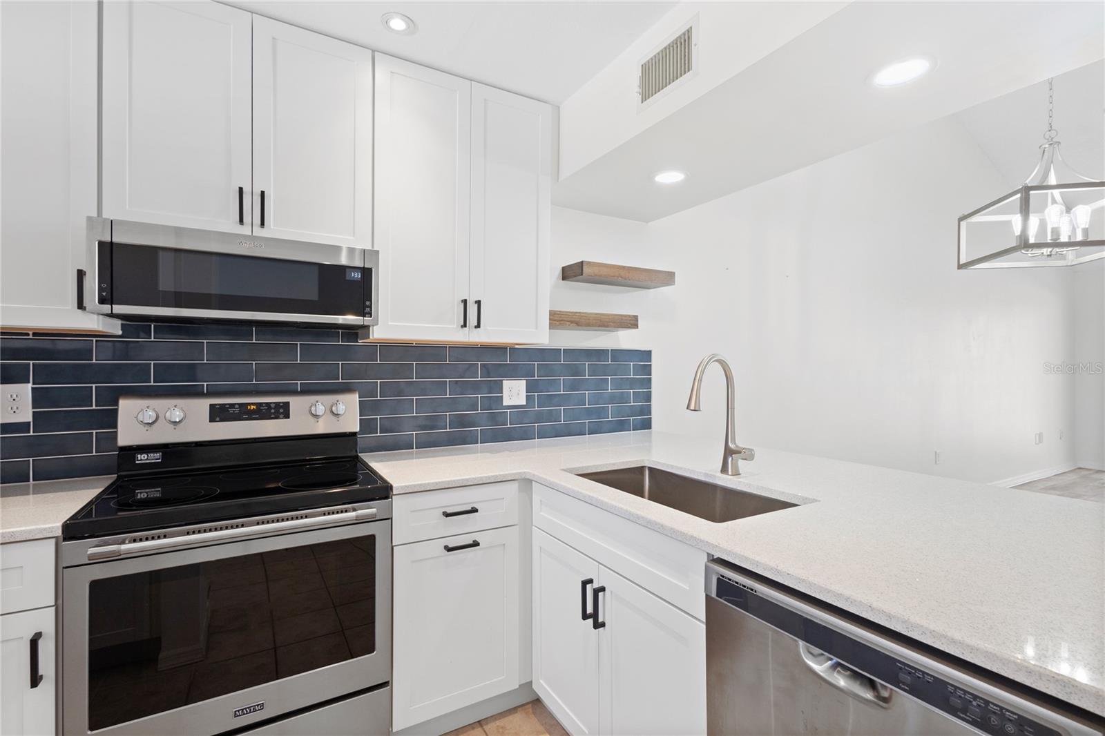 FARMINGTON VISTAS - Residential